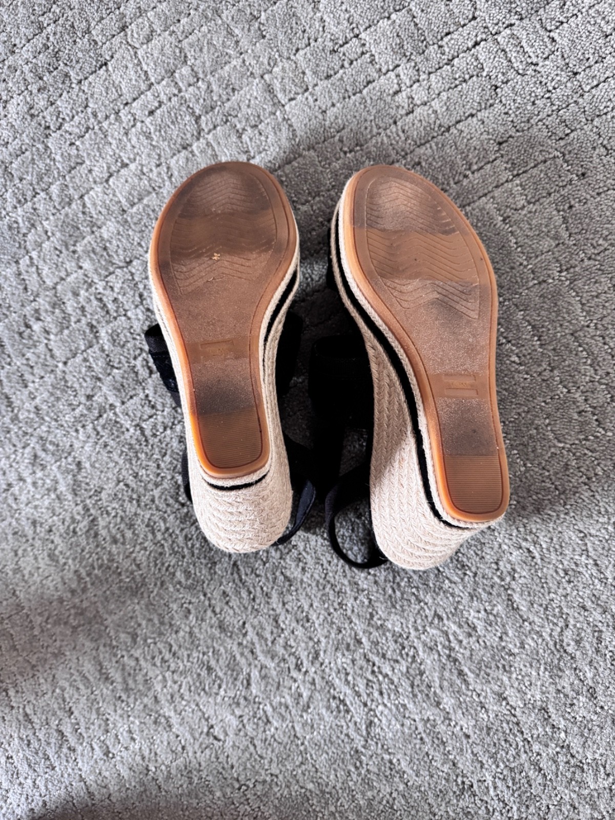 Tom’s Madelyn Espadrille Wedge Sandal size 6.5 color Black