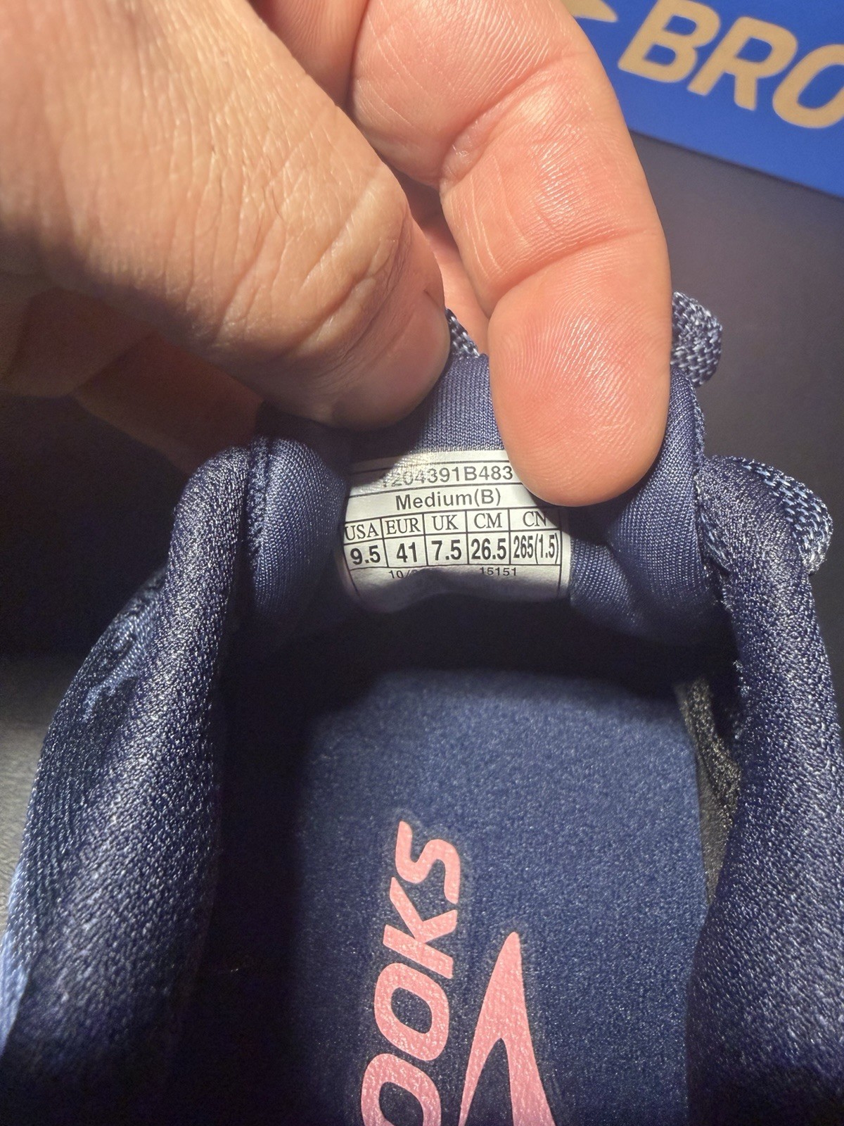 Brooks Launch 11 Peacoat/Blue/Peach Woman’s 9.5. Model 120439 1B 483
