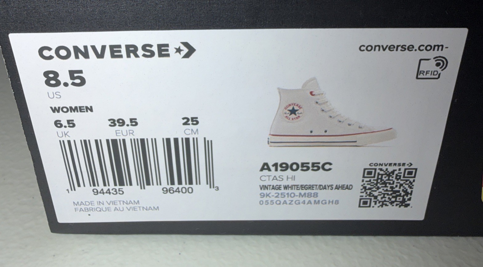 Converse Chuck Taylor All Star Valentine’s Day Hi Top Shoes A19055C Women’s 8.5