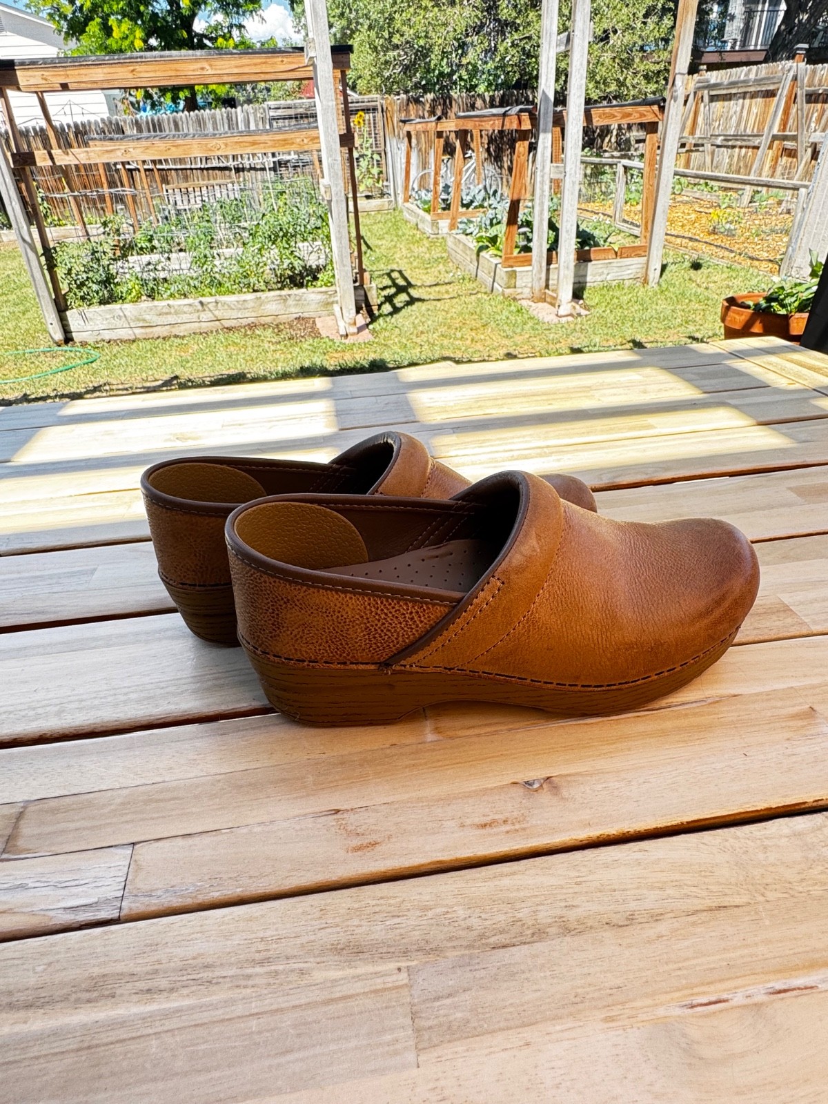 DANSKO PROFESSIONAL HONEY DISTRESSED CLOGS 306-581464 WOMEN EU 39 US 8.5-9