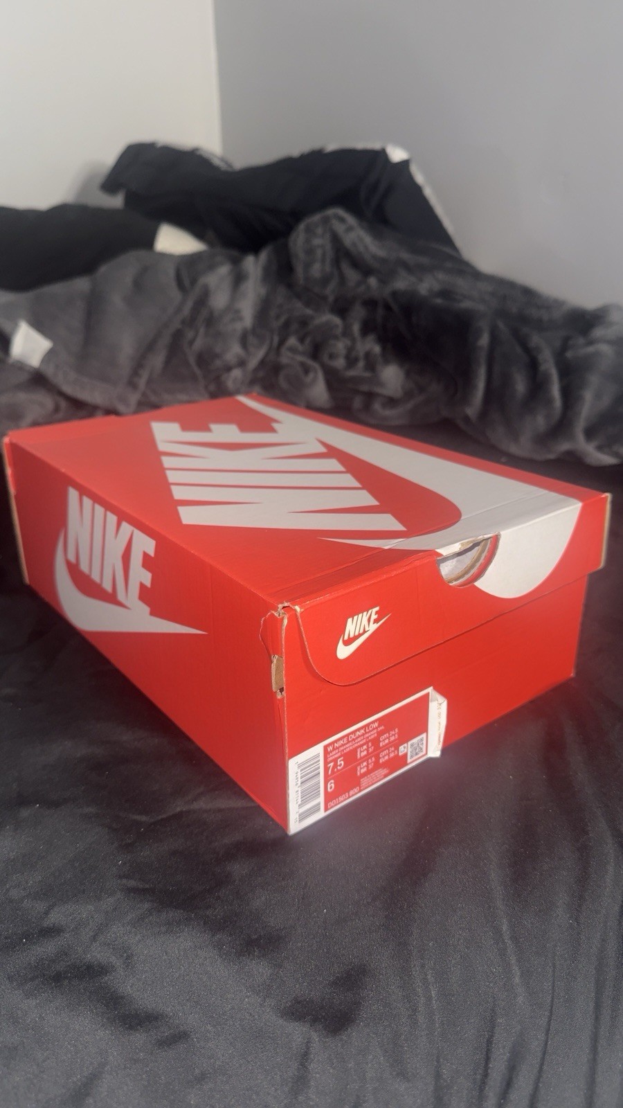Nike Dunk Low Lazer Orange Women Size 7.5 DD1503-800