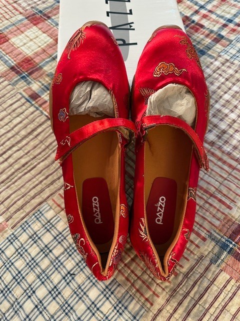 Pazzo US Size 9 Medium Red Walkabout Flat Shoes