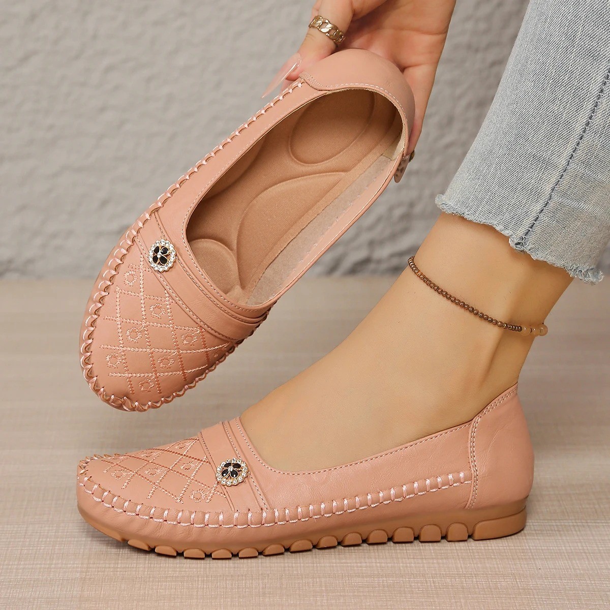 Women’s Quilted Leather Loafers Slip On Breathable Casual Walking Flat Shoes