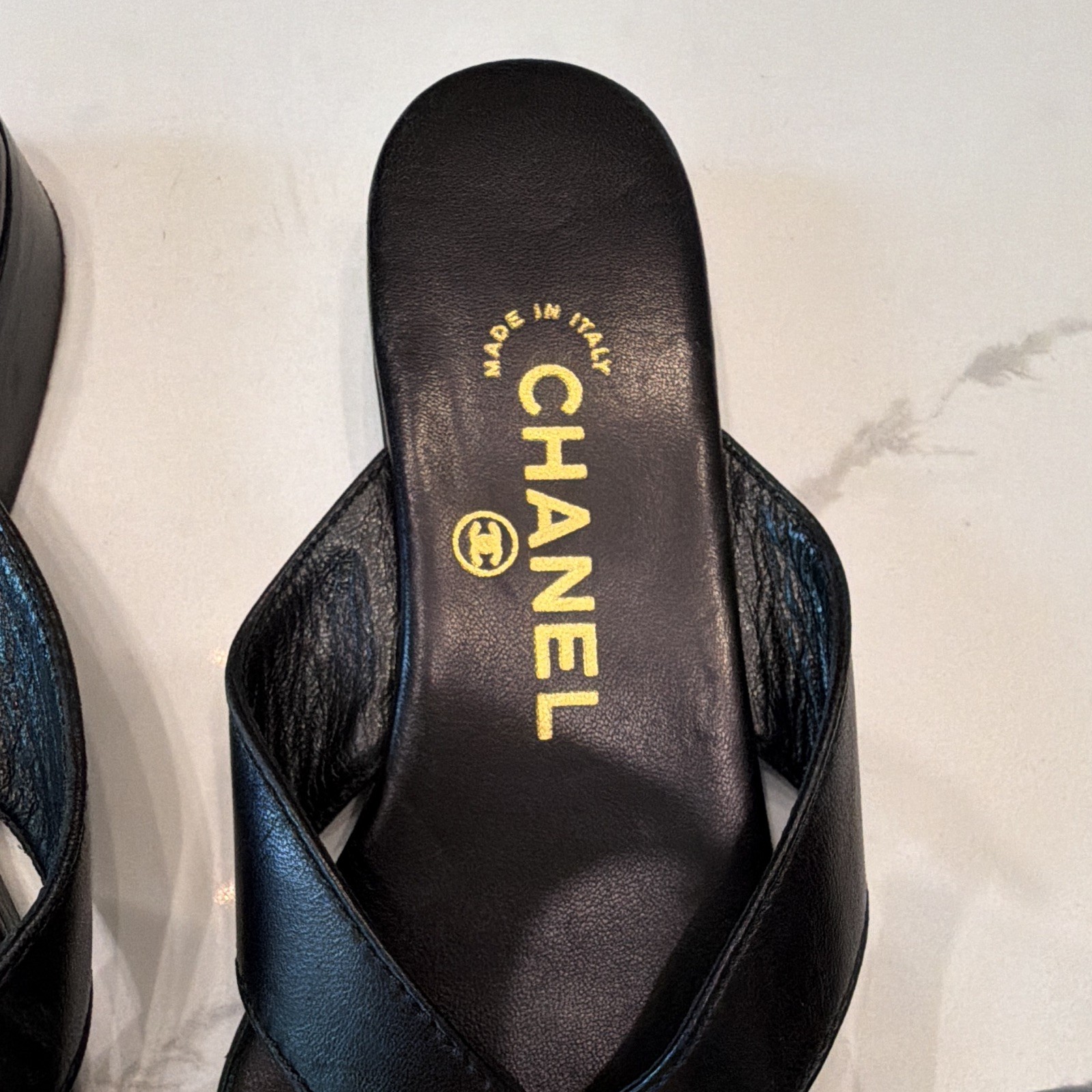 CHANEL Black Leather CC Logo Slide Sandals Women’s Slip-On EU 37 US 7