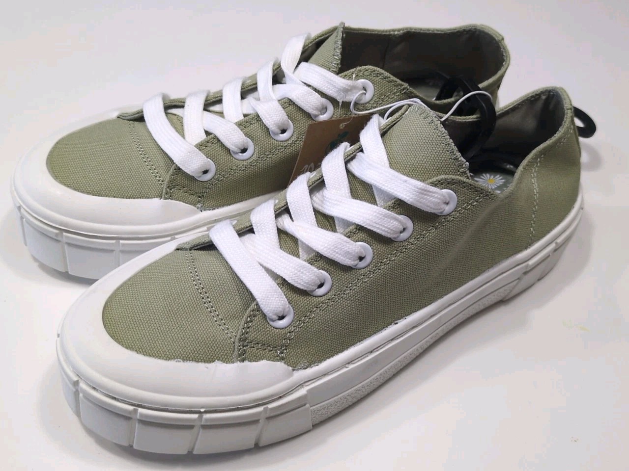 NWT Mad Love Women’s Fran Platform Sneakers Size 9 – Green Eco Friendly
