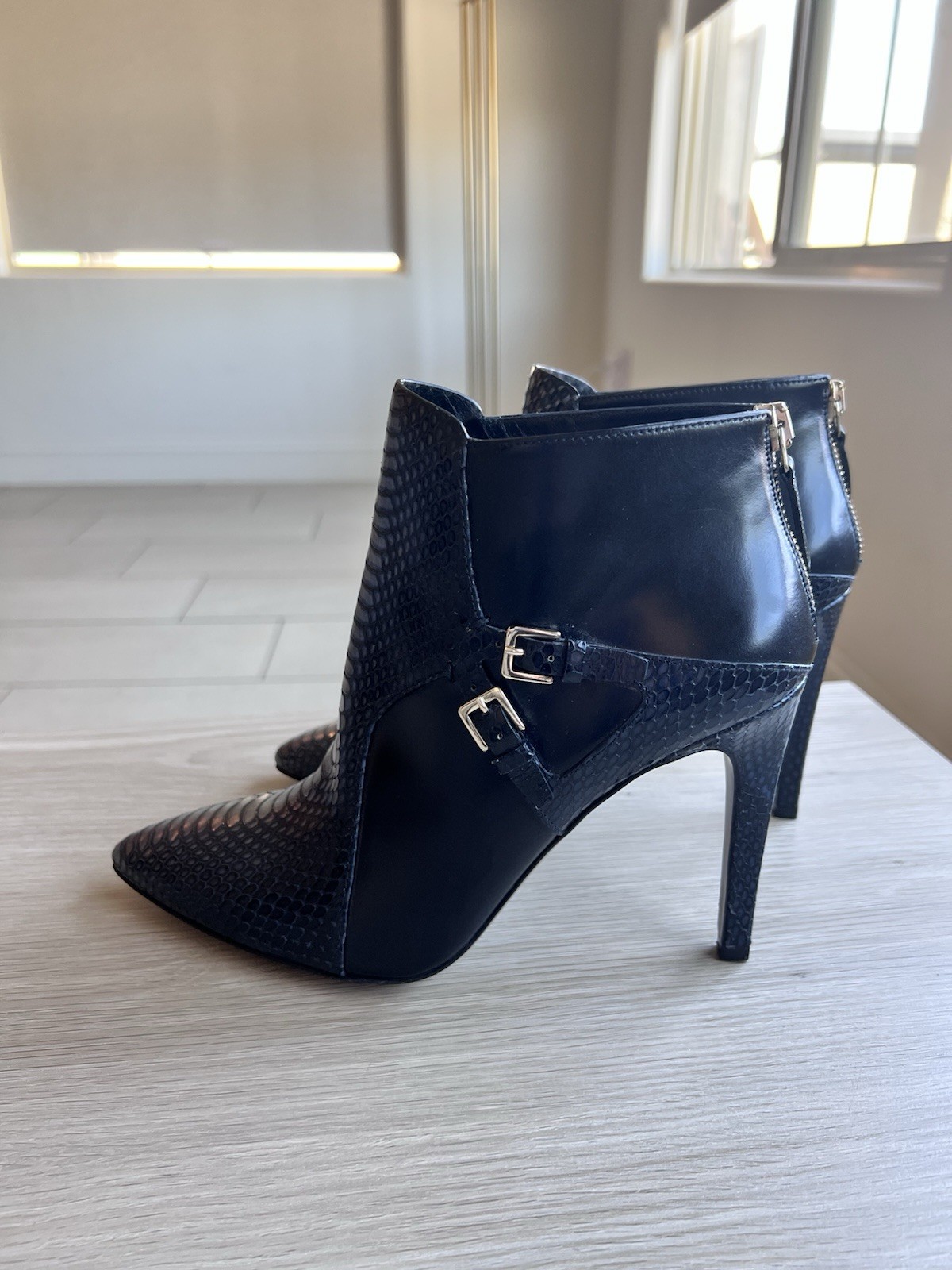 Boss Hugo Boss Midnight Navy Snakeskin Embossed Ankle Boots EU 37.5 US 7.5