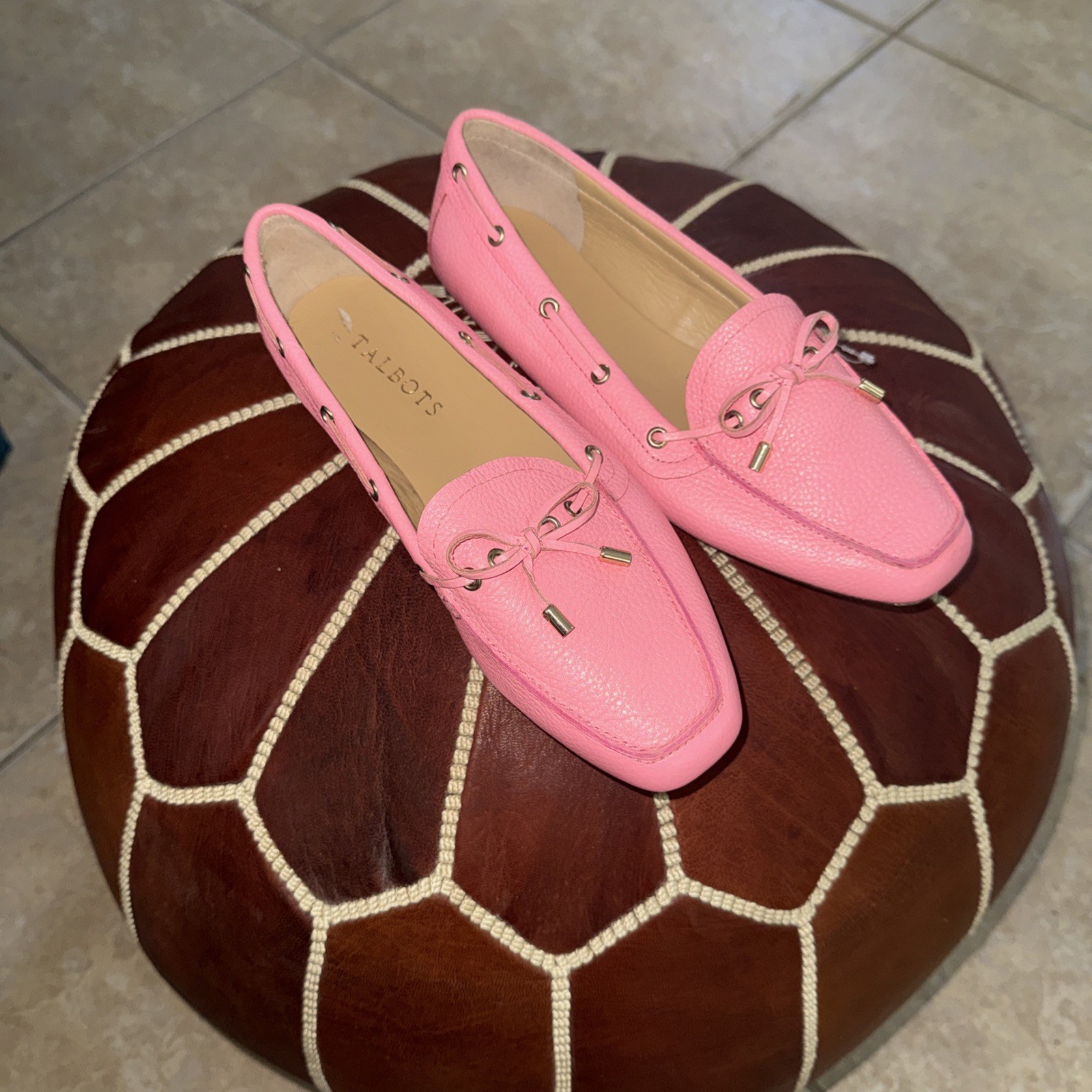 Rare 7.5 M Talbots Hot Pink Pebbled Leather with Gold Metal Tassel