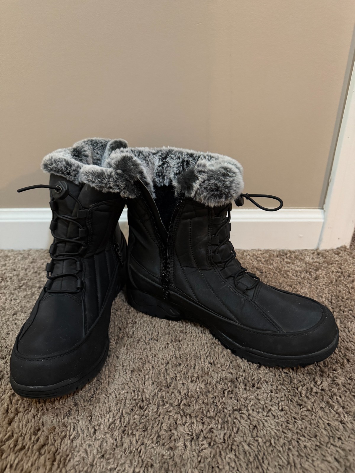 totes Fur Lined Women’s 10 Black Ankle Zip Boot for Winter Rain and Snow