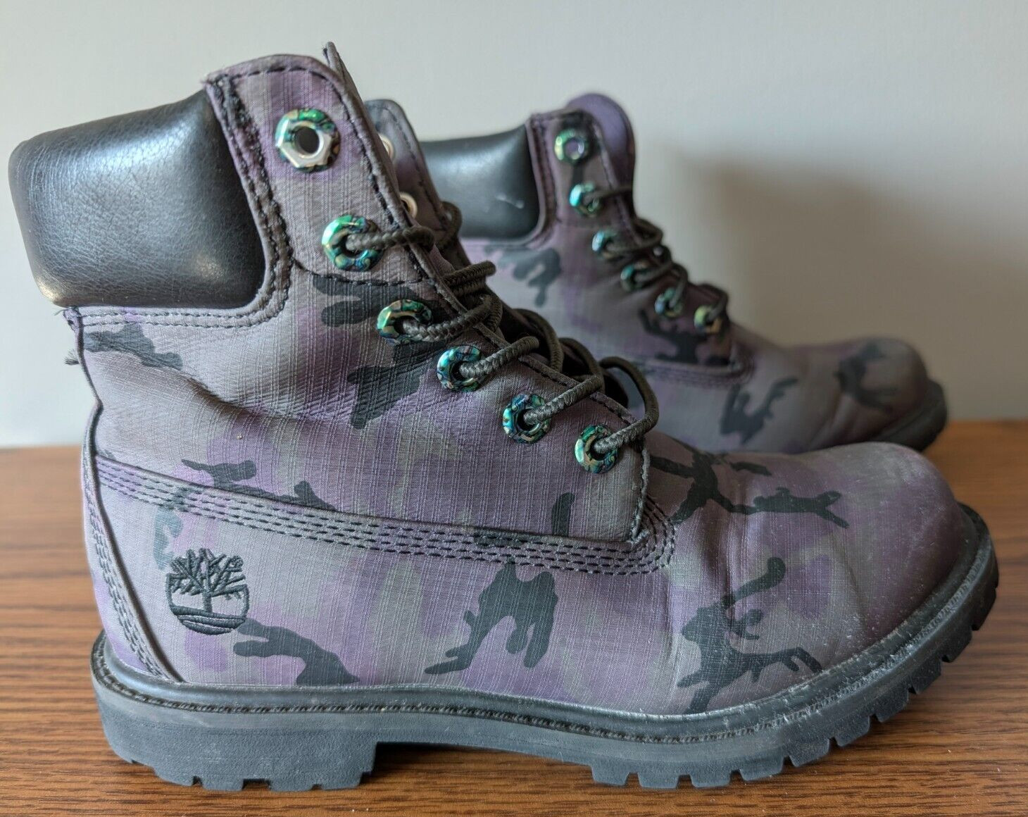 Timberland A25E3 Women’s Premium Fabric Black Purple Insulated Camo Boots Size 7