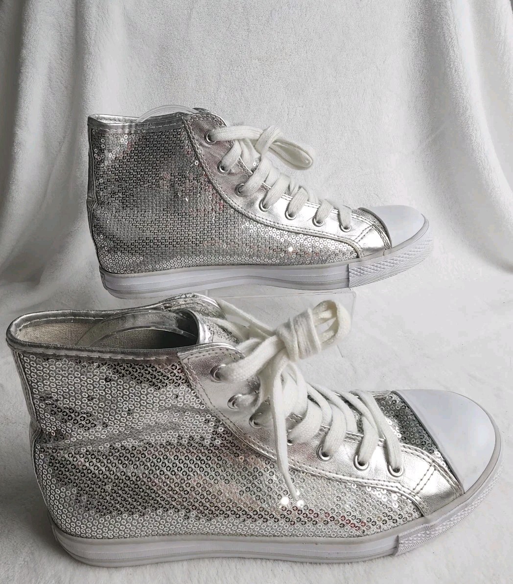 Gotta Flurt Silver Sequin/ White Women’s High Top Shoes 11 Destiny