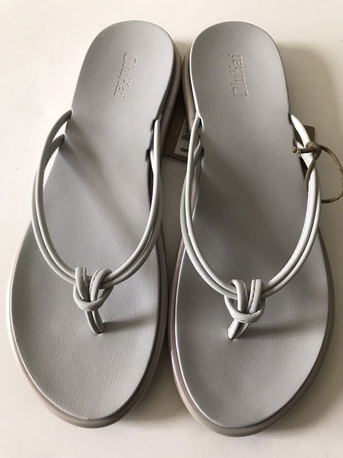OLUKAI IRIDESCENT/VAPOR ‘AKA KNOTTED STRAPS BEACH/POOL FLIP FLOP SANDALS 8 NWT