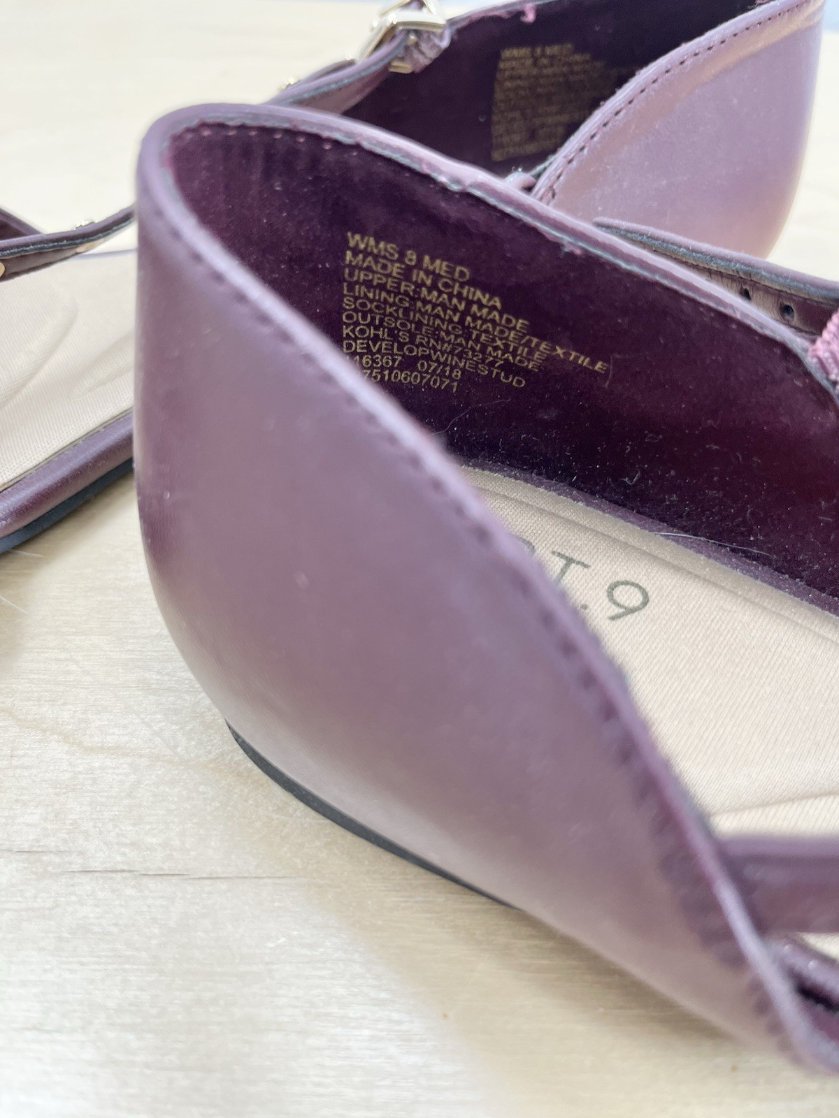 Apt 9 Women’s Burgundy Faux Leather Pointed Toe Flats Size 8