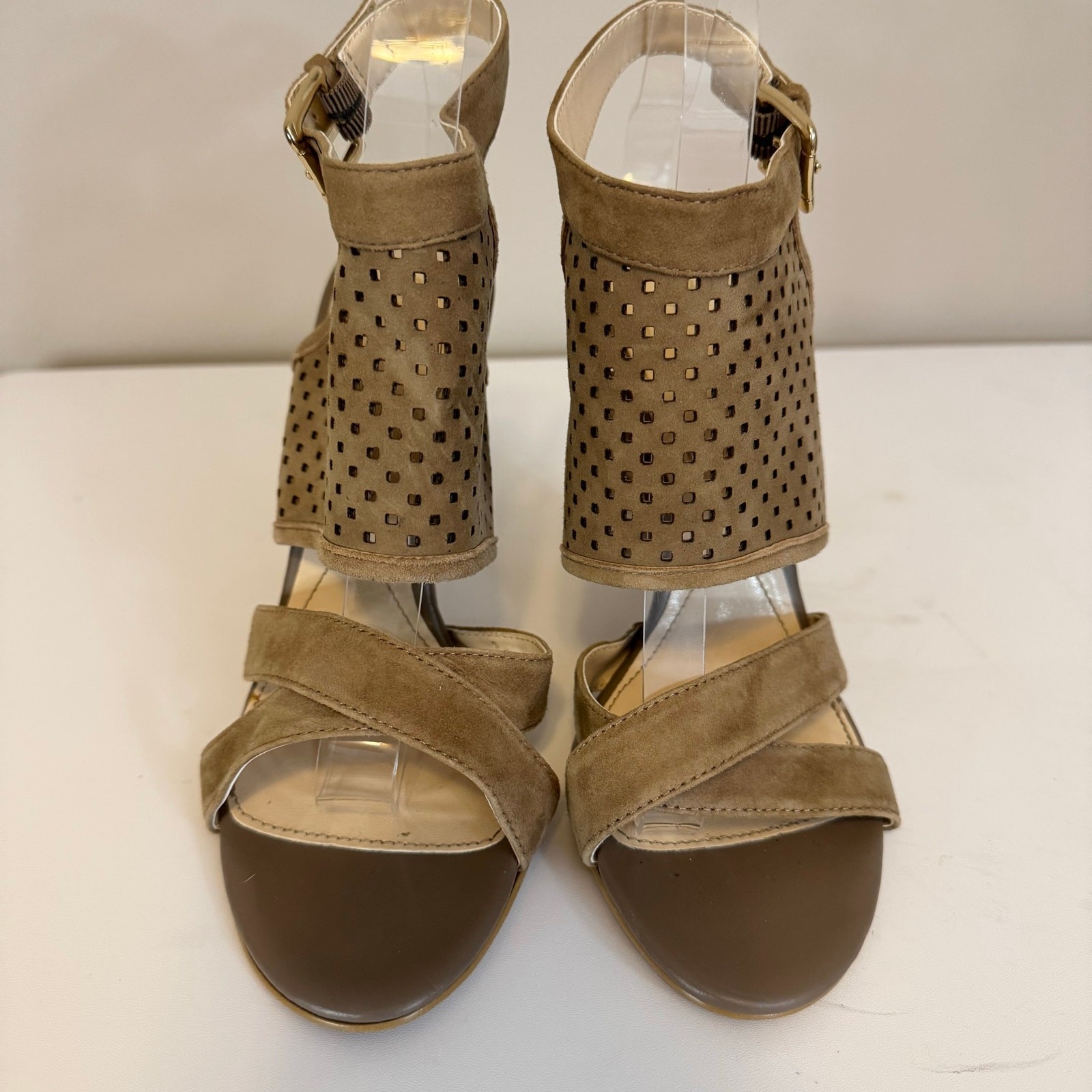 Isola Heels Size 8 Tan Boho Suede Casual Party Boho Summer Versatile Eveningwear