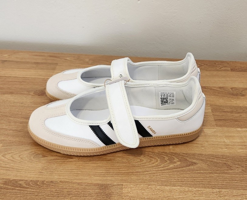 Adidas Samba Jane Shoes. Womens White/Black Size 8 (JH1402).
