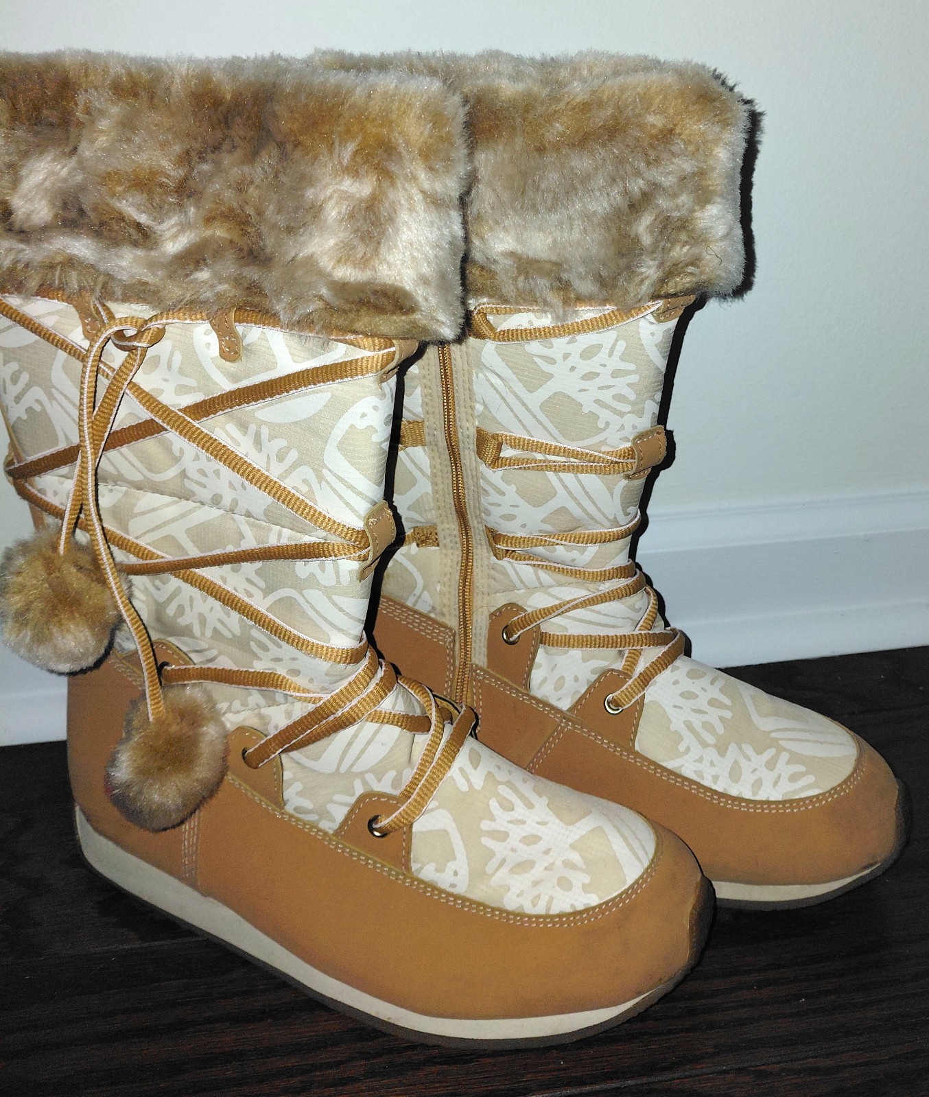 Timberland 70937M Tan Fur Lined Winter Boots. Size 7