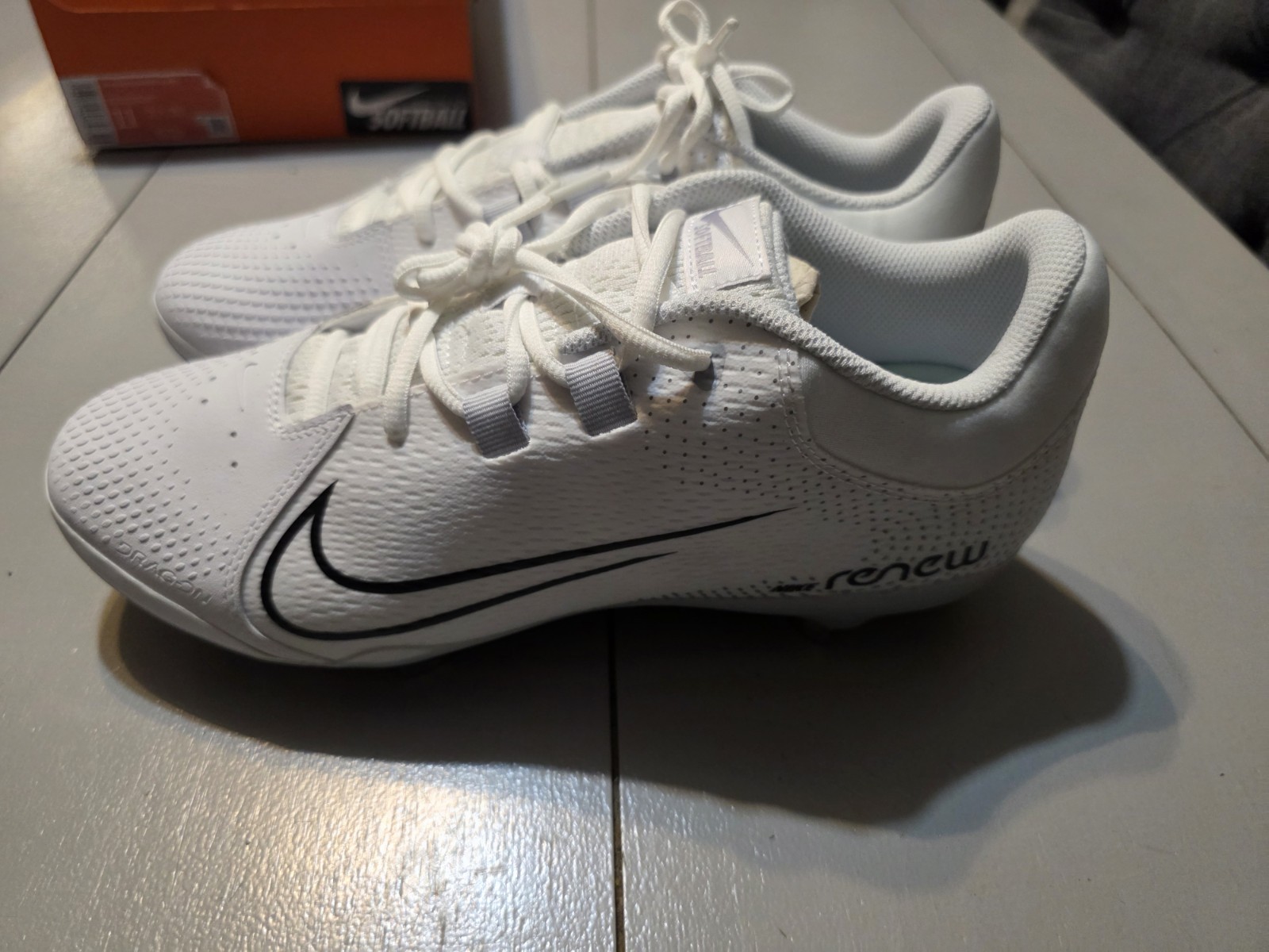NIKE Hyperdiamond 4 PRO Softball cleats Womens size 11 White Platinium