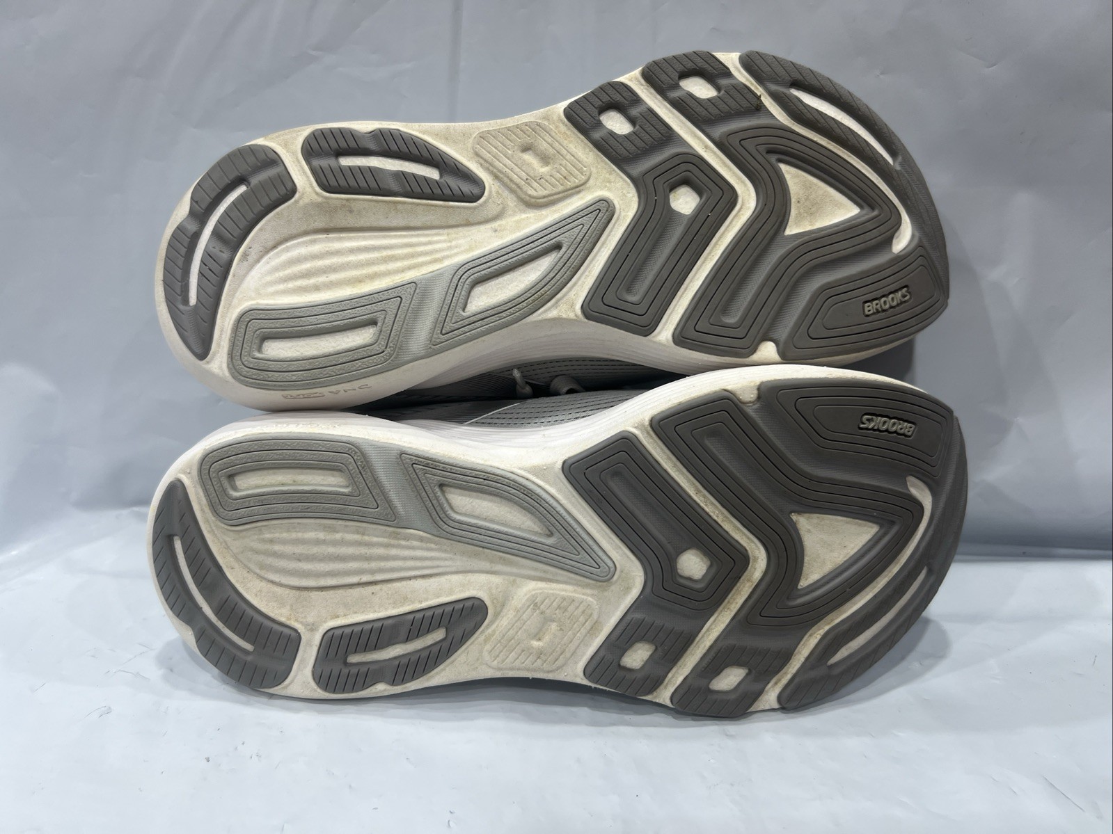 Brooks Revel 8 120456-1B-086 Sneaker Women’s Size 8 B Gray Running Shoes EBS2429