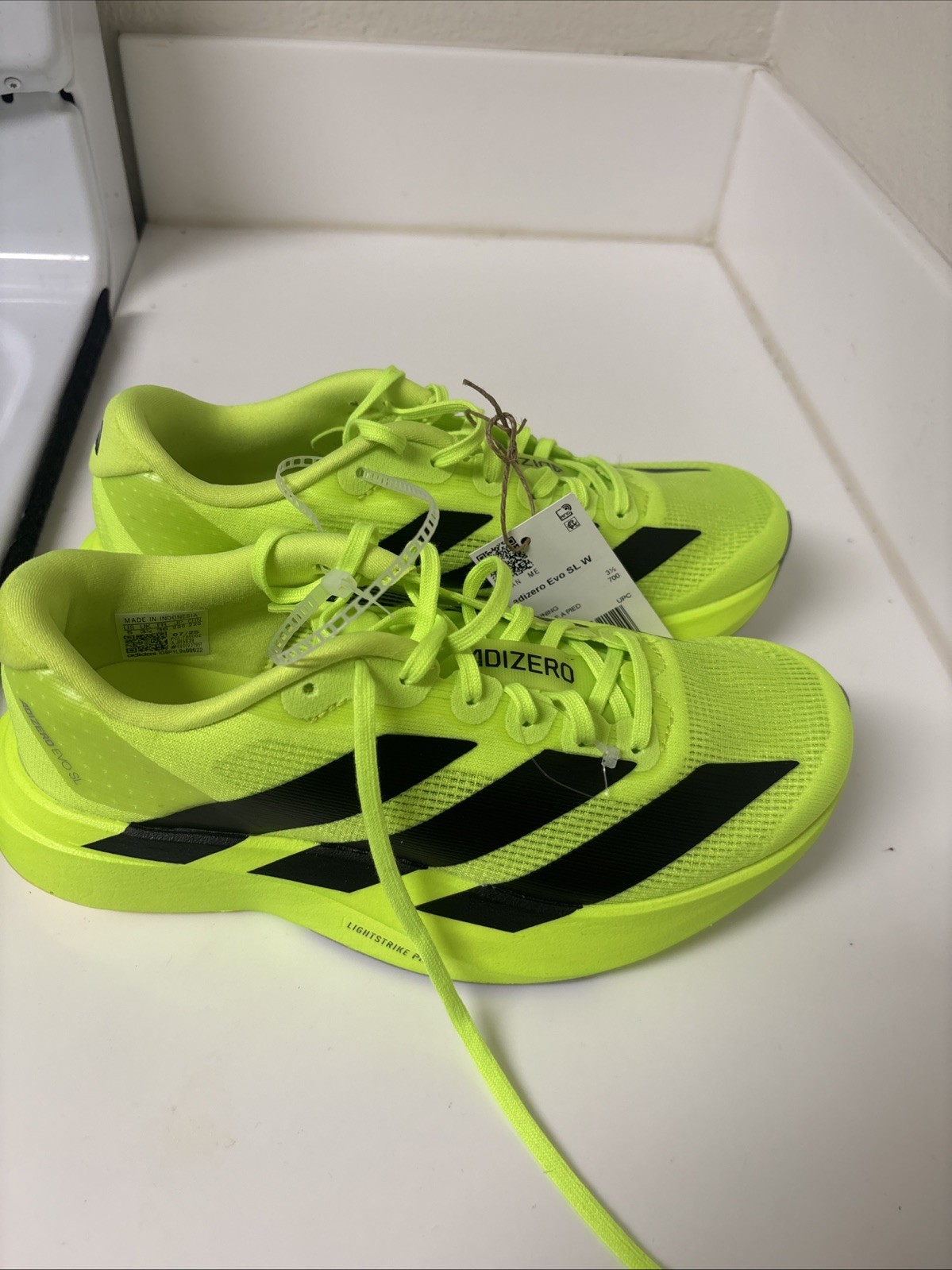 Adidas Women’s Evo SL Lucid Lemon Black Running Shoes Size 5