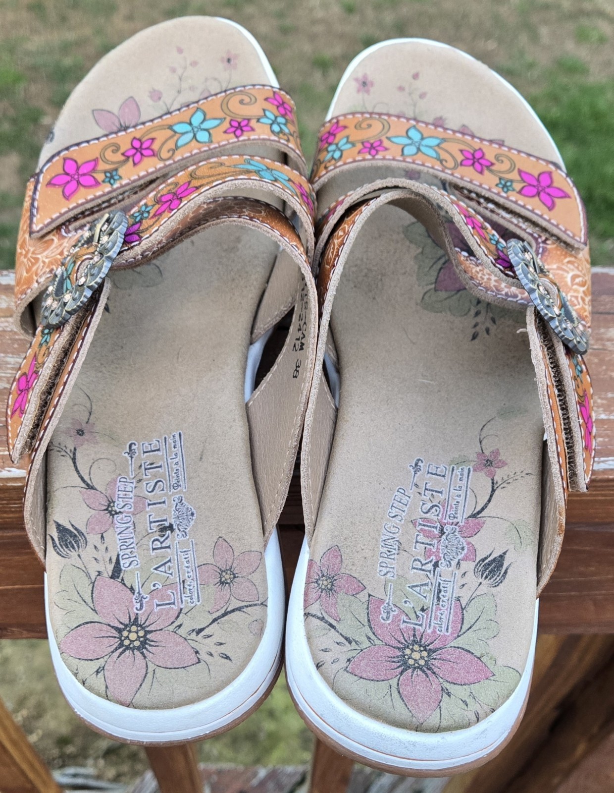 L’Artiste Kittymits Spring Step Sandals Floral Embellished Buckle Size 38 US 7.5