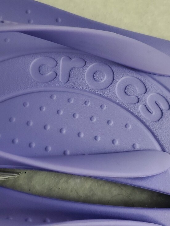 NWT. Crocs Unisex-Adult Flip-Flop – Purple – W10