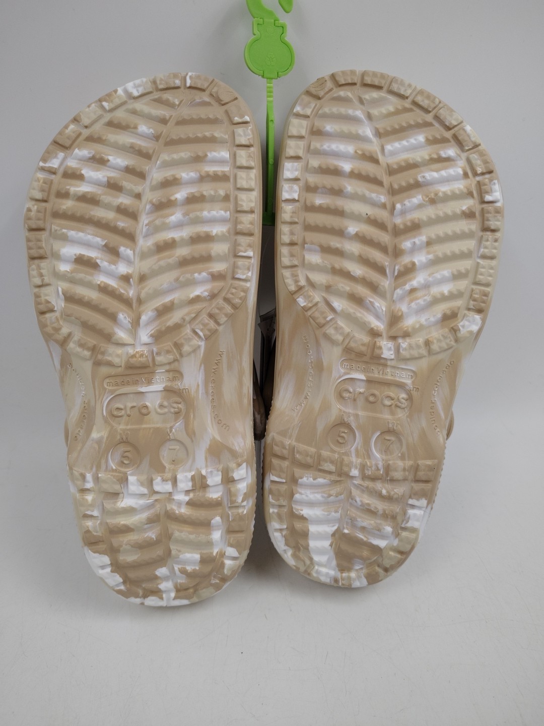 Crocs Unisex Baya Marbled Clog Chai Multi – US Men 5 Women 7 EU 37-38 Brand New