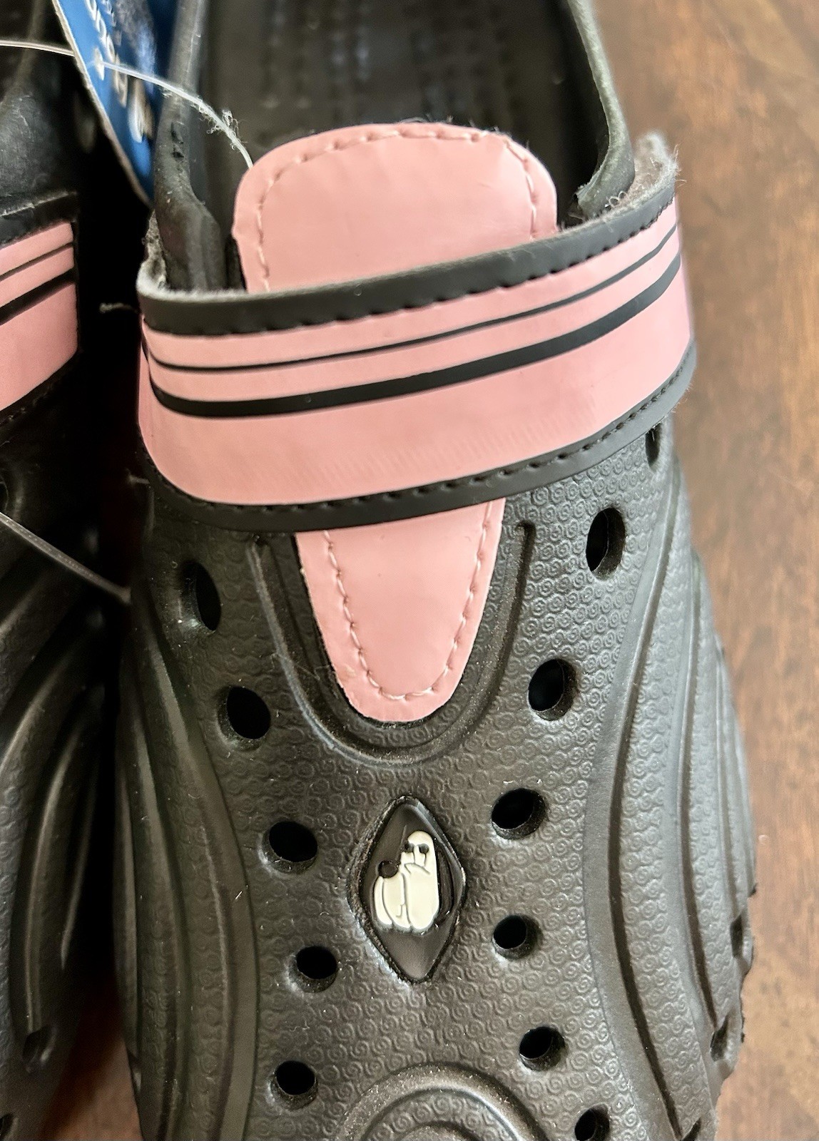 NWT HOUNDS Women’s Ultralites Adjustable Shoes In Black & Light Pink – Size 5/6