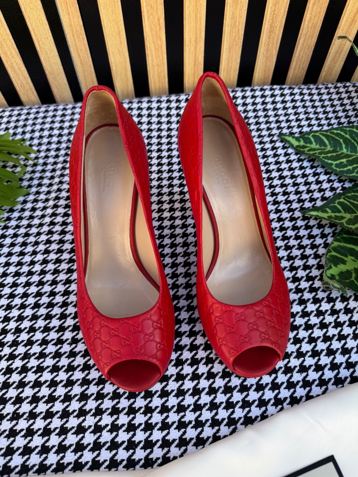 Gucci Women’s Shoes 337812 With Open Toe Guccissima Size US 6 / IT 36 EU 36