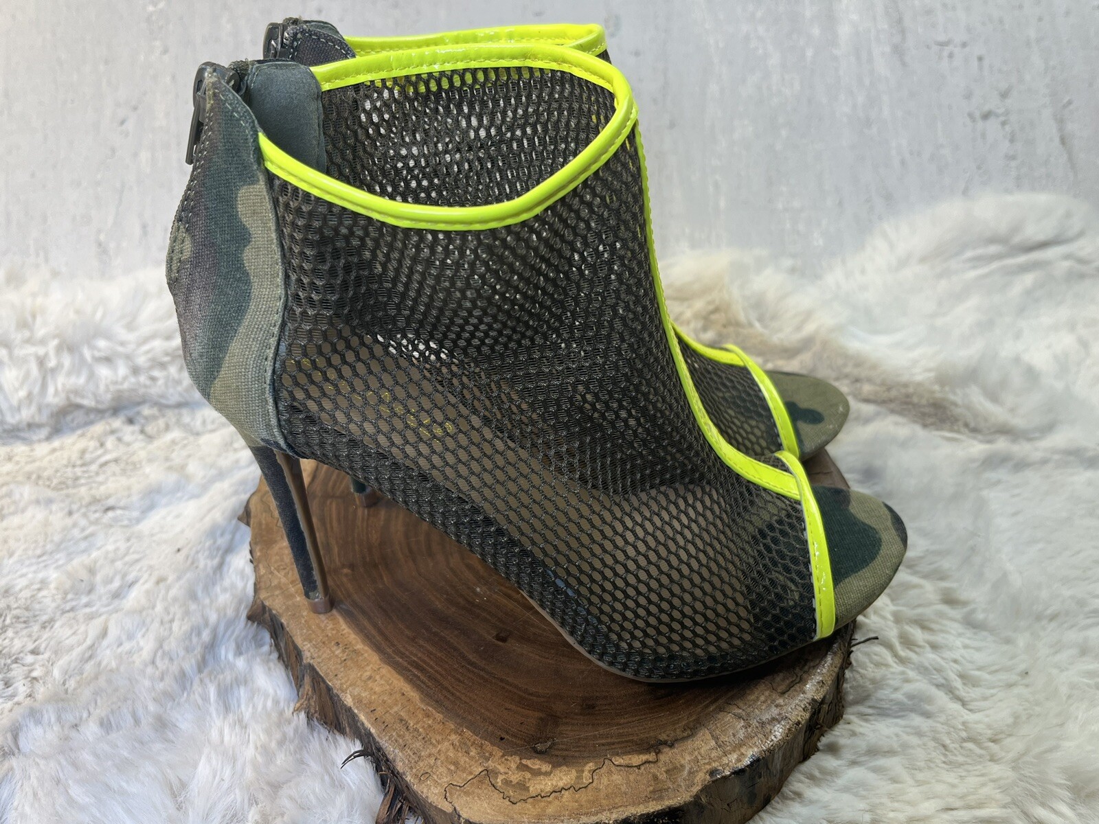 ANNE MICHELLE Women’s Size 9 Black Mesh Ankle Camo Bootie Heels