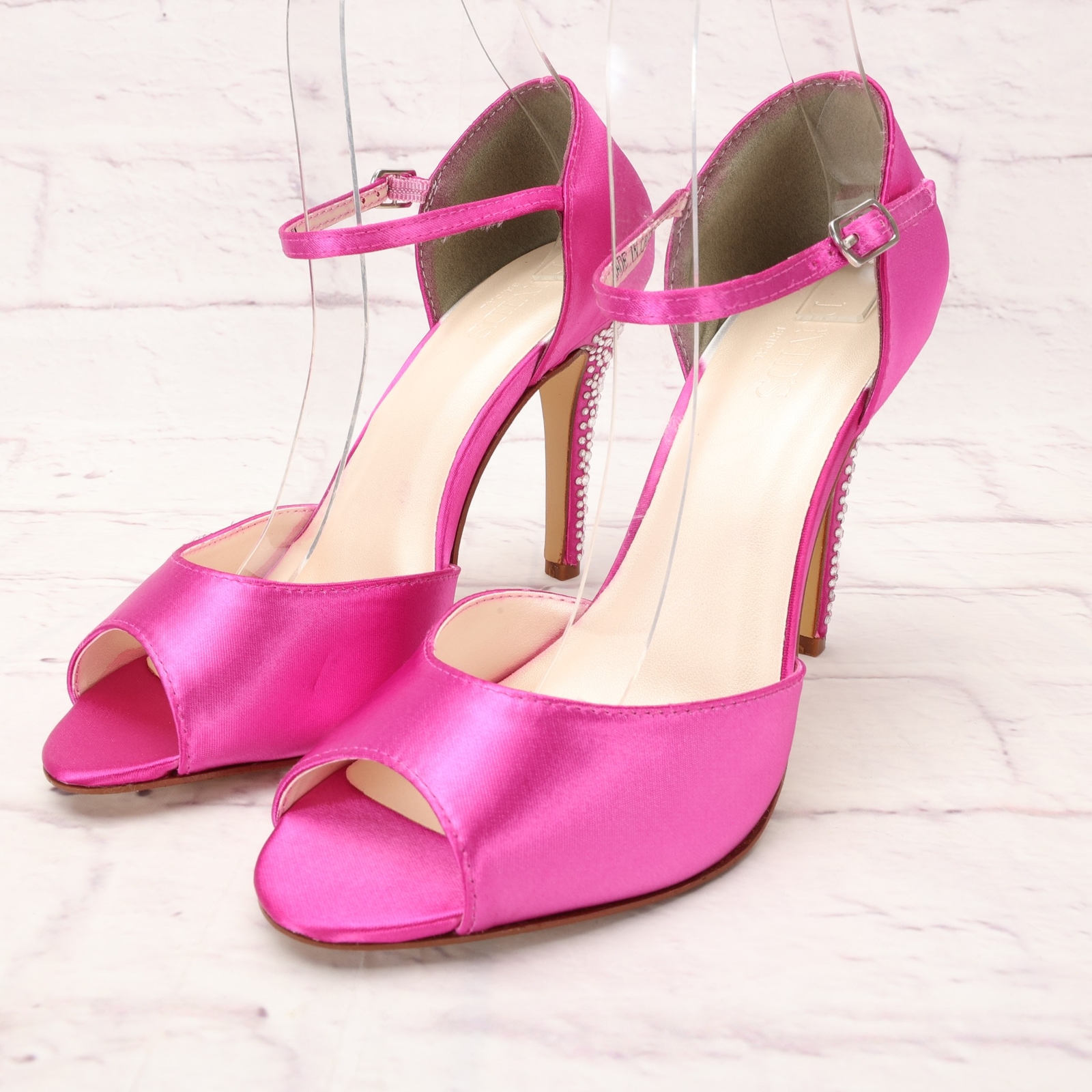 David’s Bridal Women’s Ankle Strap Sandals Heels Size 7.5M Fuchsia W/Rhinestones