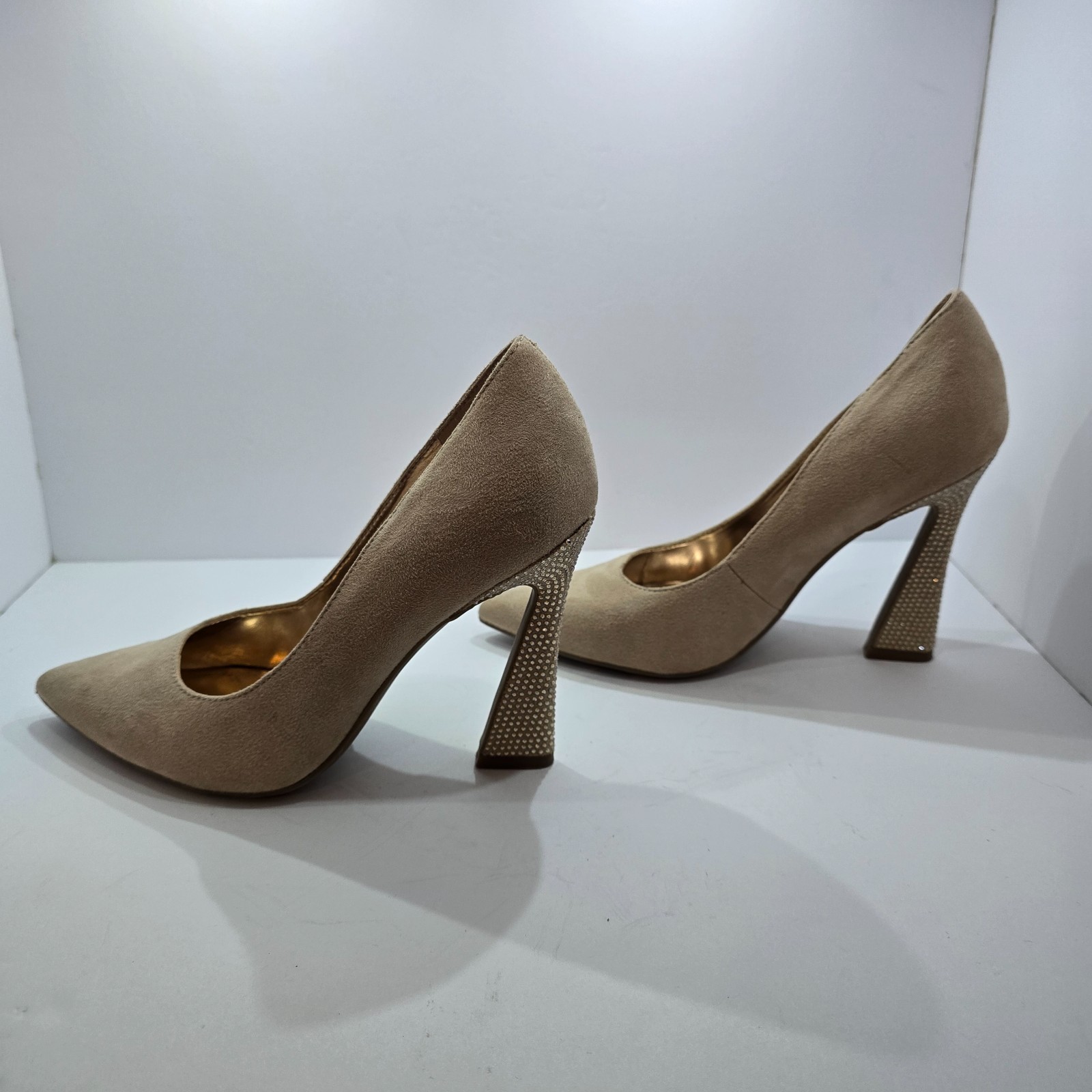 Nine West Natural/Beige Suede Leather Dress Shoes Heels Size 8M