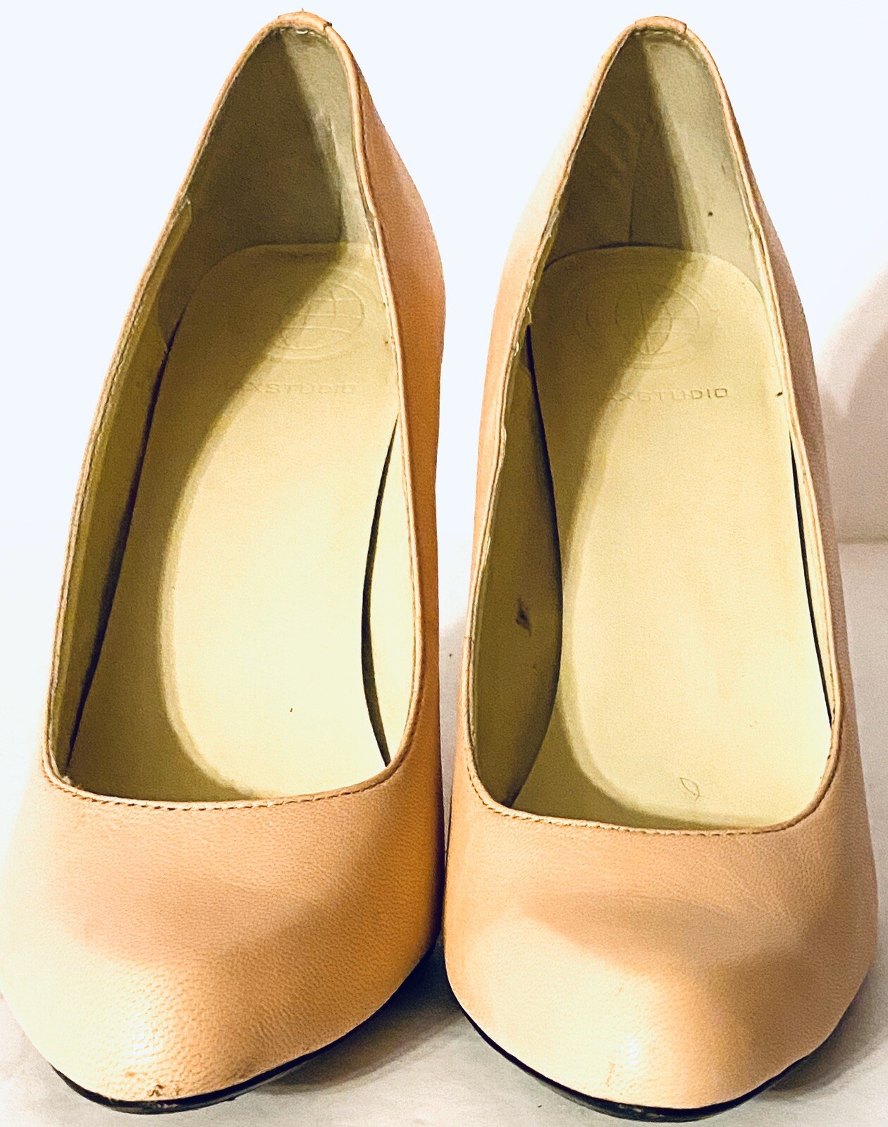 Max Studio Pink Leather Semi-Round Toe “Marais” Pumps Size 8M GUC!
