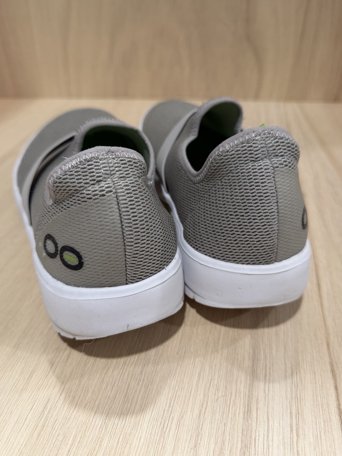 OoFos Oomg eeZee Womens Gray Slip-on Comfort Recovery Shoes SIZE 8