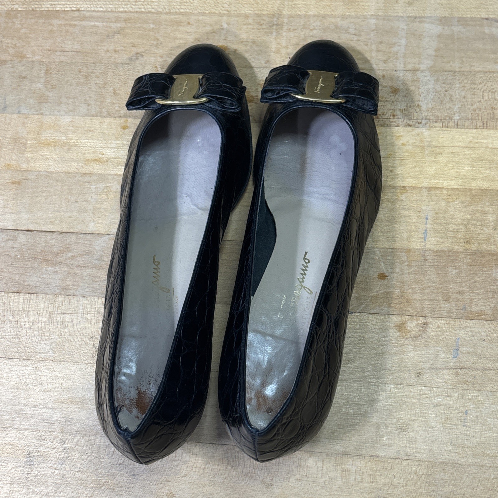 Vintage Salvatore Ferragamo Vara Black Croc Embossed Leather Pumps Sz 9B