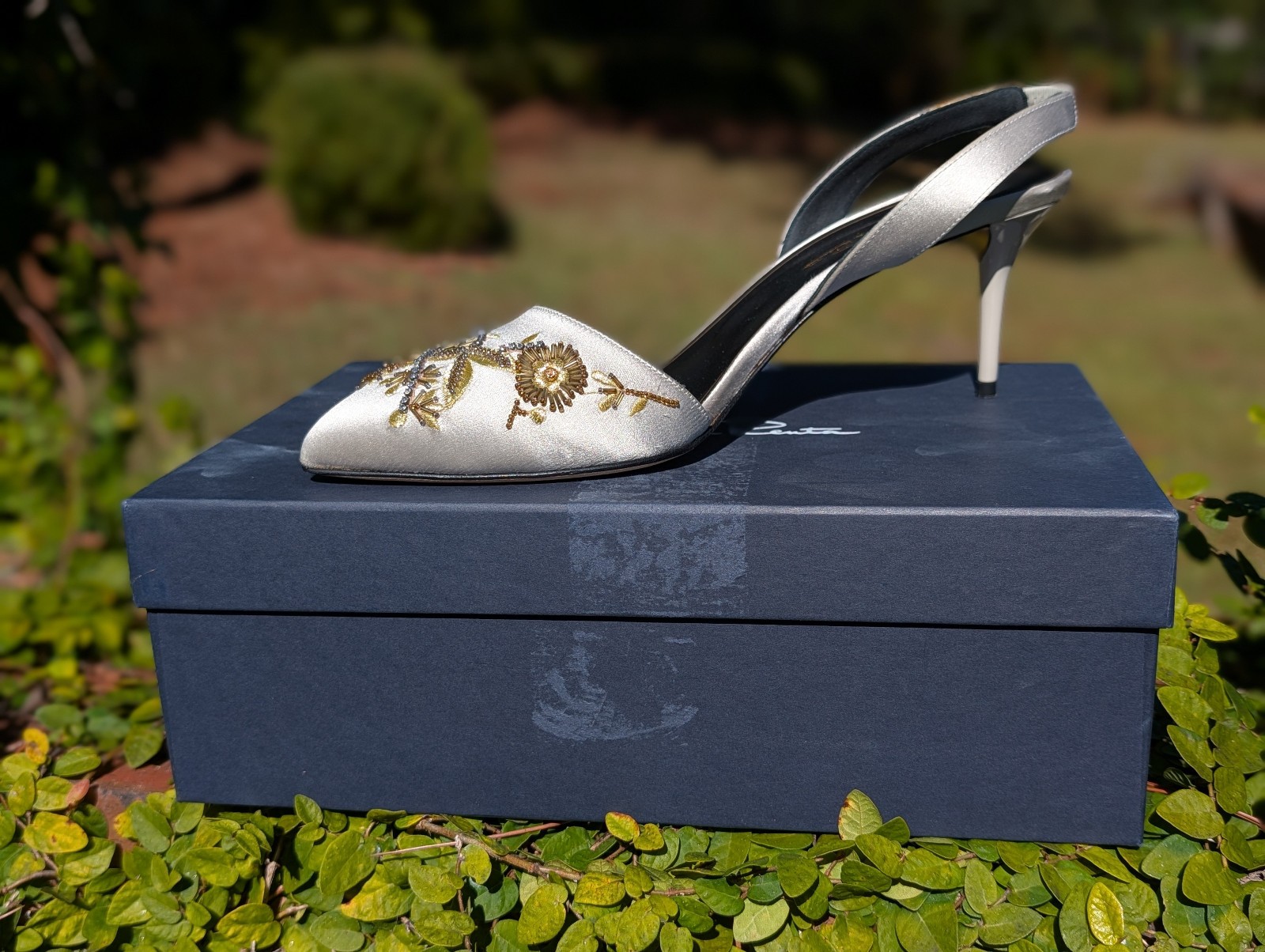 Oscar de la Renta Bride’s Silver Satin Heels Gold Jeweled Made in Italy – $899