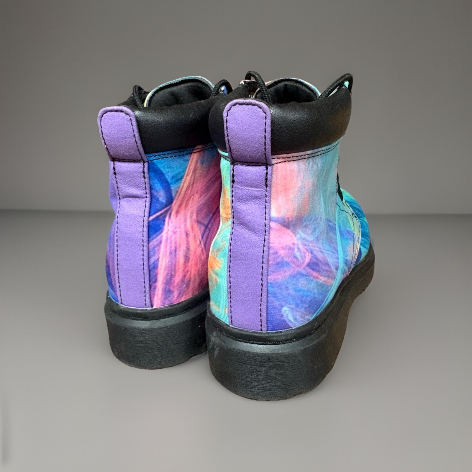 Yes We Vibe – Unisex Combat Boots – “Happy Hippie In Colors” 8M/9.5W. NEW