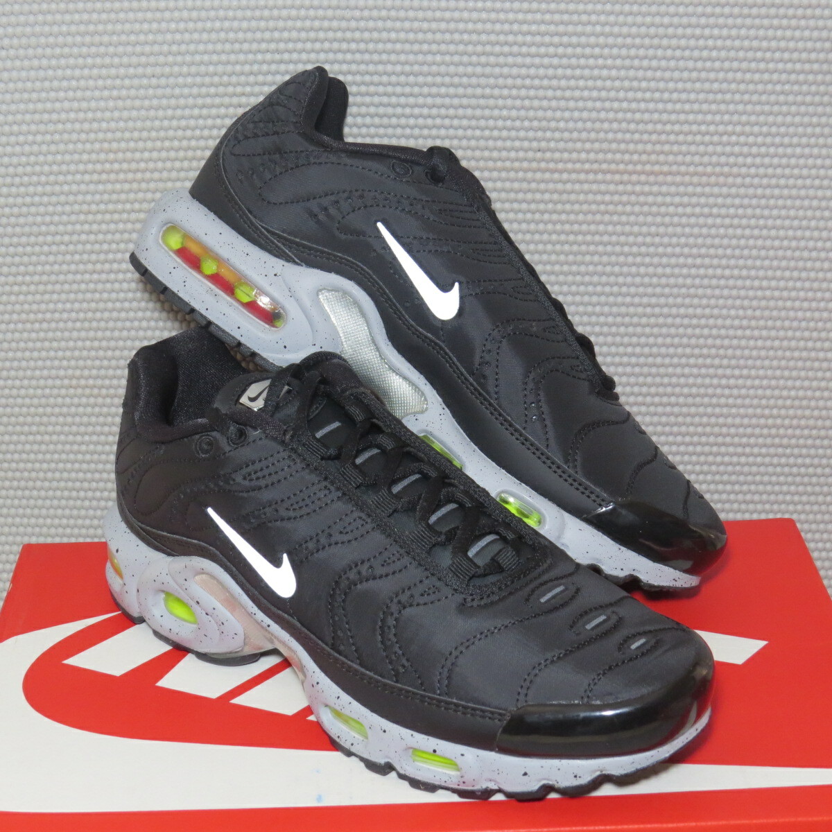 Nike Air Max Plus Premium Black Matte 815994-003 Size Mens 6 – Womens 7.5 NIB