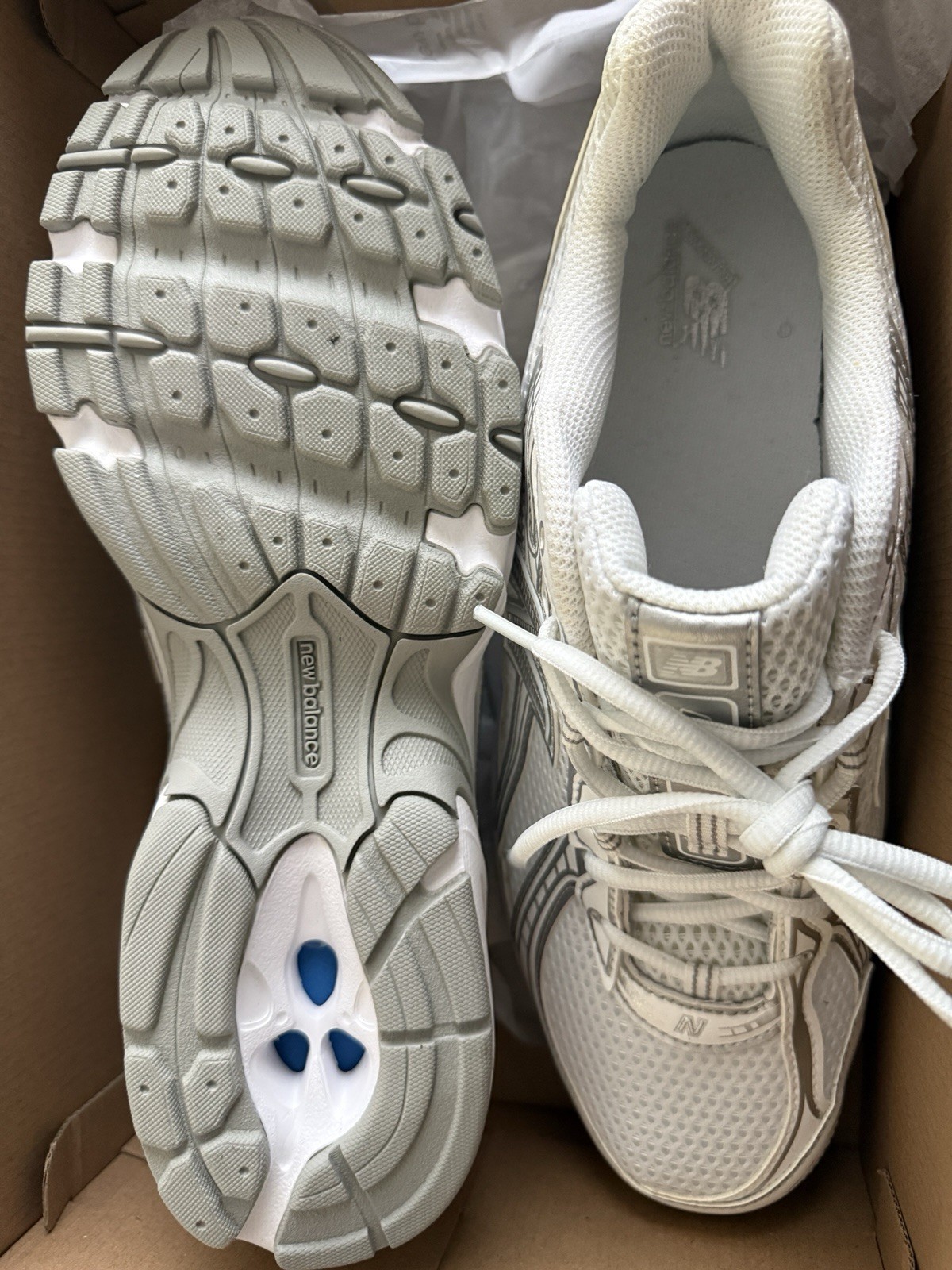 New Balance 740 White/silver