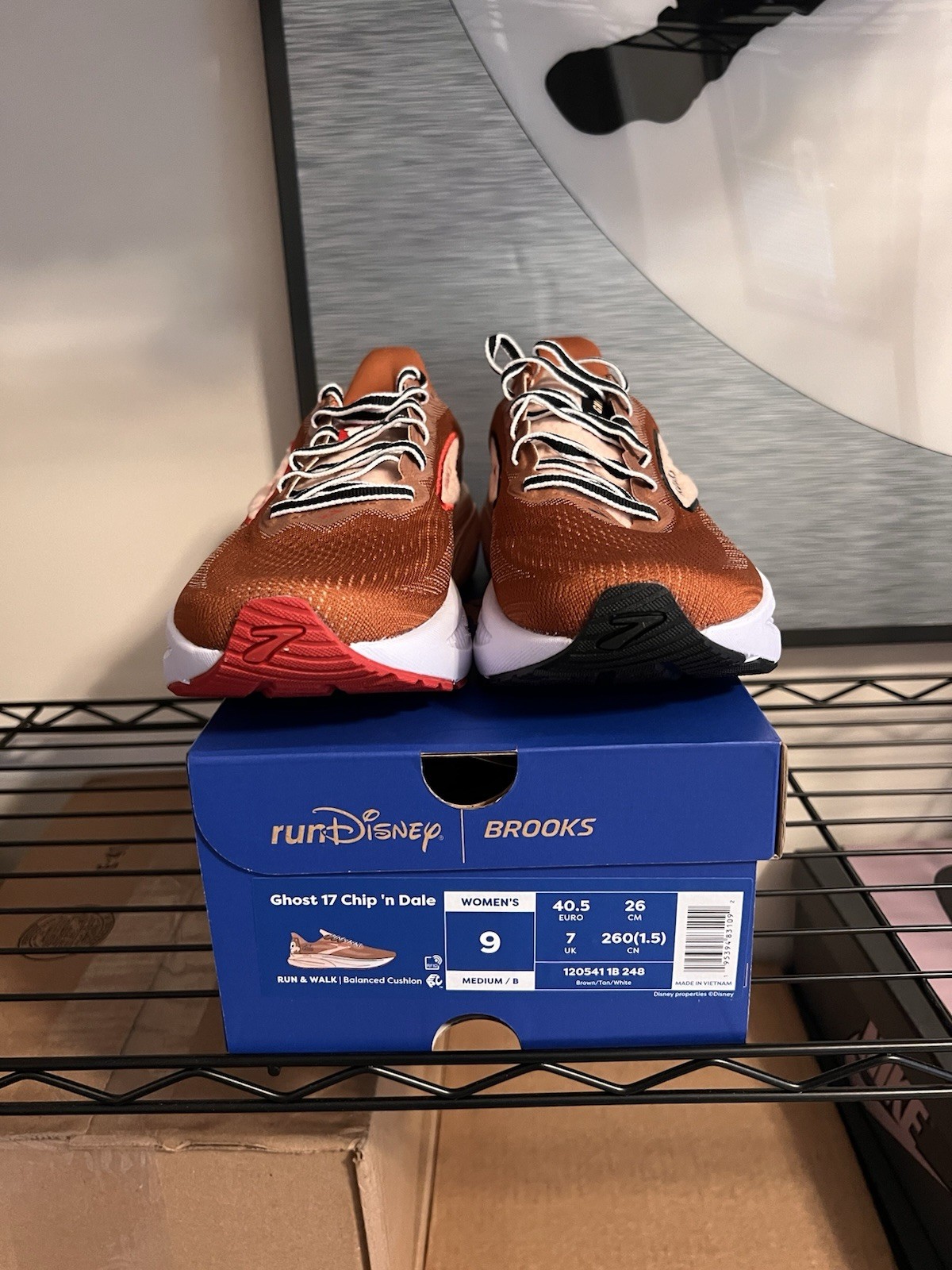 Brooks X Run Disney Ghost 17 Chip ‘N Dale New Limited Edition – Size 9W