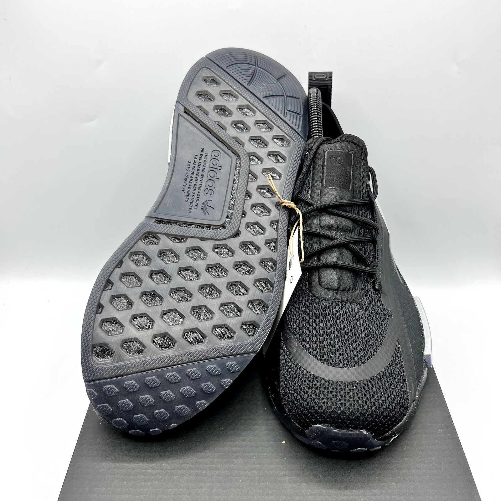 NEW Adidas NMD_R1 Spectoo Women’s Shoes Size 6 Sneakers Black Reflective GZ9288