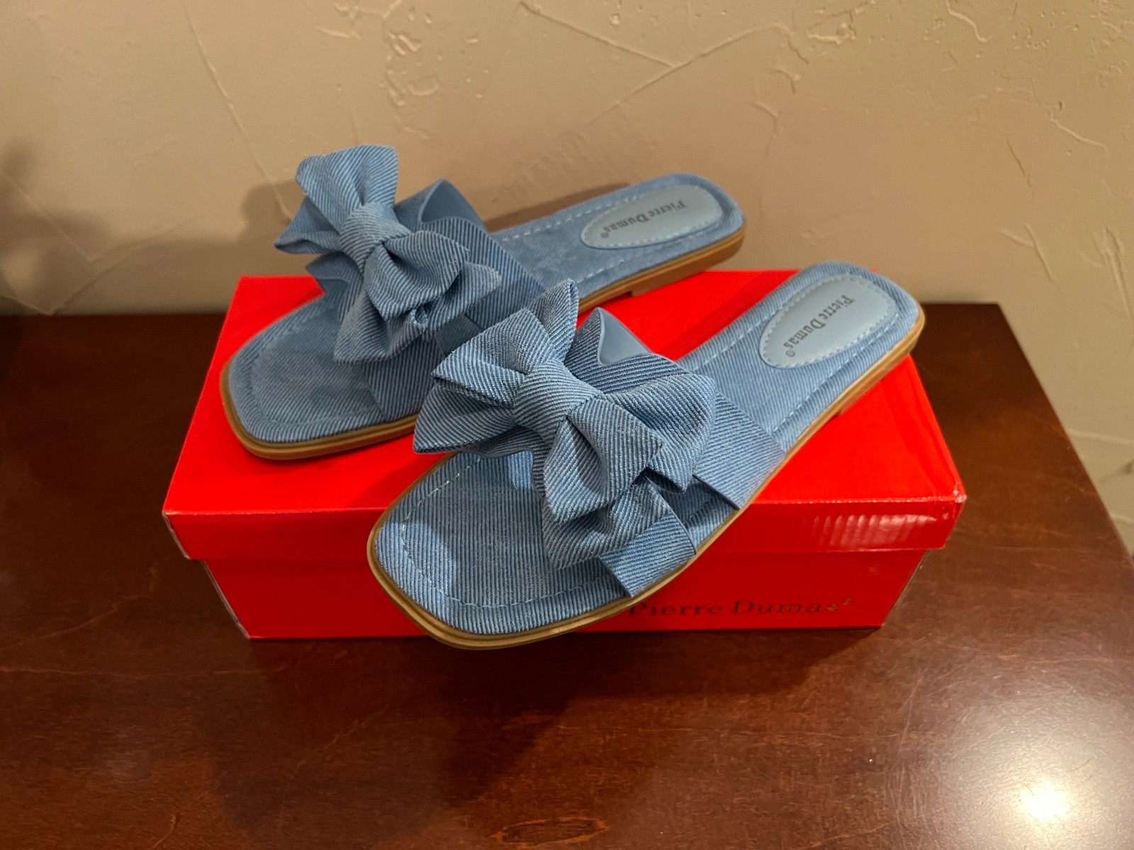 NEW Pierre Dumas Empress-32 Blue Denim Bow Slide Sandals Women’s Size 6.5