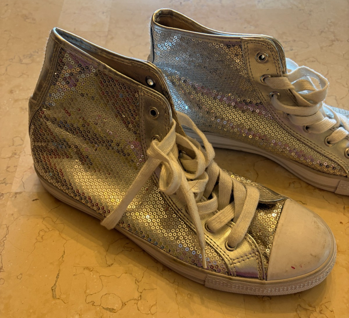 Gotta Flurt Silver Sequin High Top Sneakers Women’s Sz 10 Chuck Style