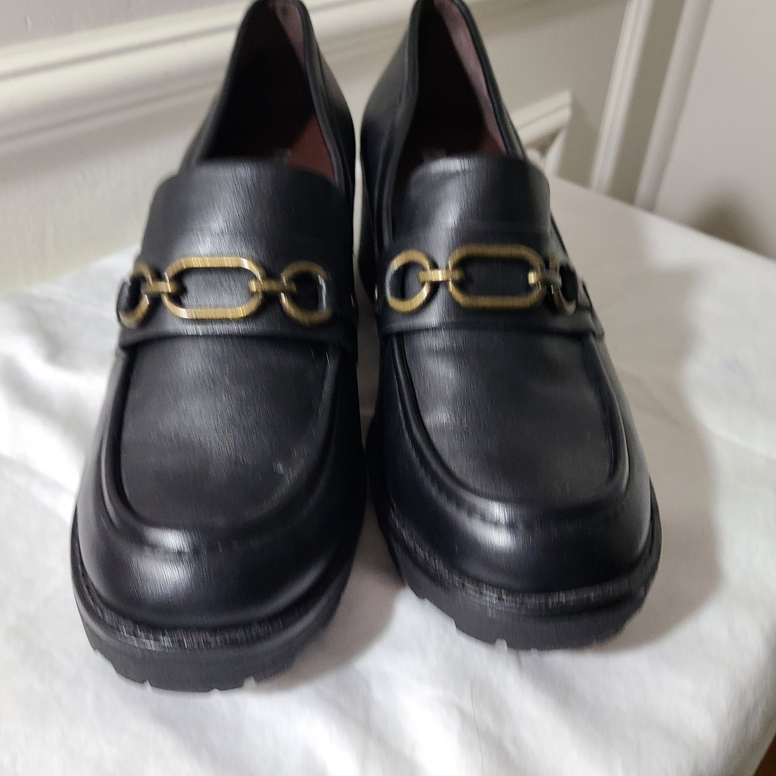 White Mountain Brown, Gold Heeled Chunky Chain Loafers Size 9.5 Slip On NWOT