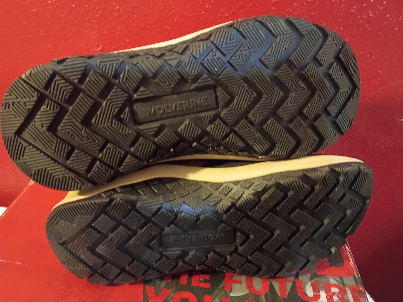Women’s Wolverine Luton Mid Hiker Waterproof Skid Resistant Hiker Boot 6 M