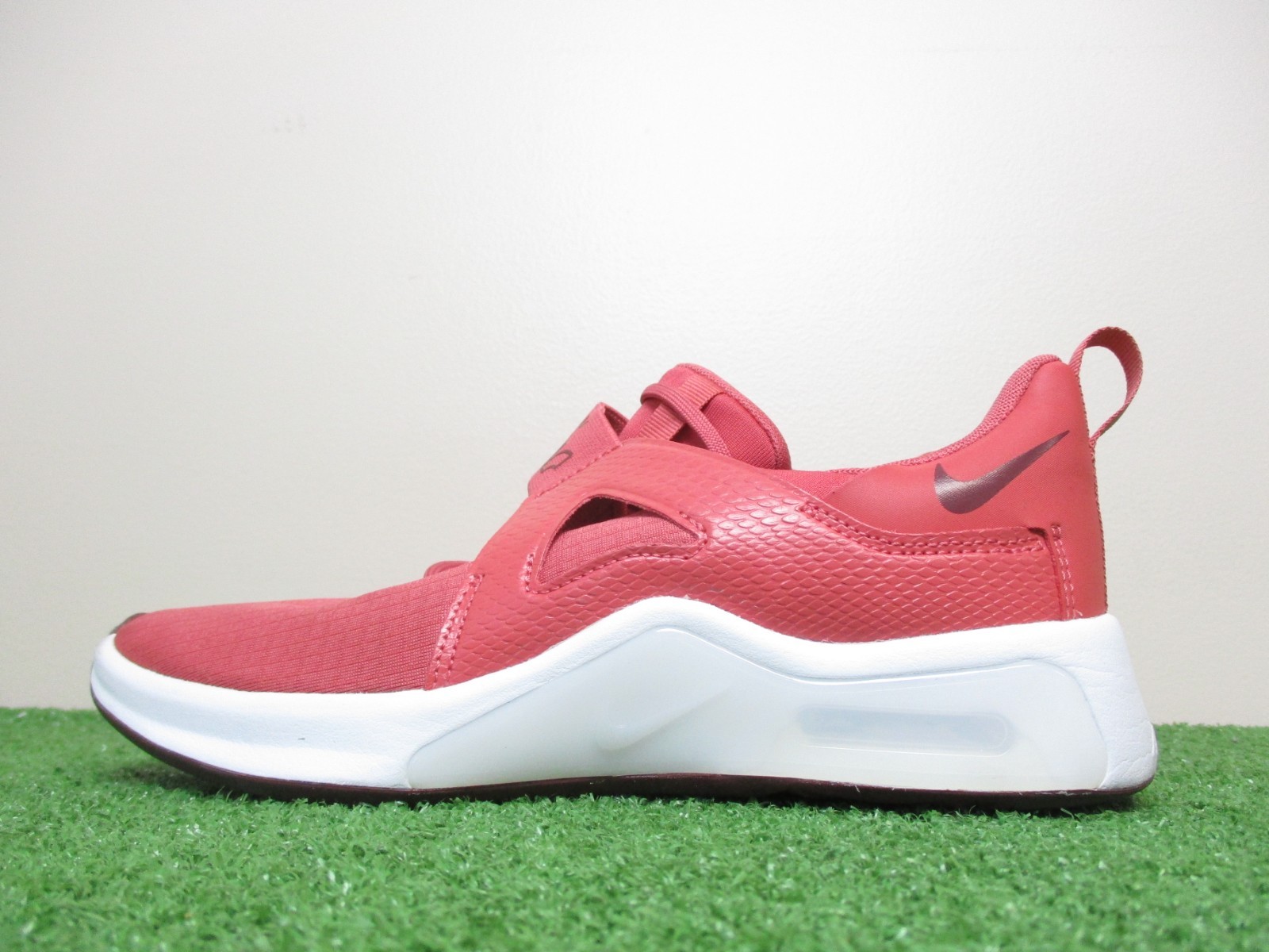 Nike Air Max Bella TR 5 Womens Size 7.5 Medium B Rose Burgundy DD9285-602