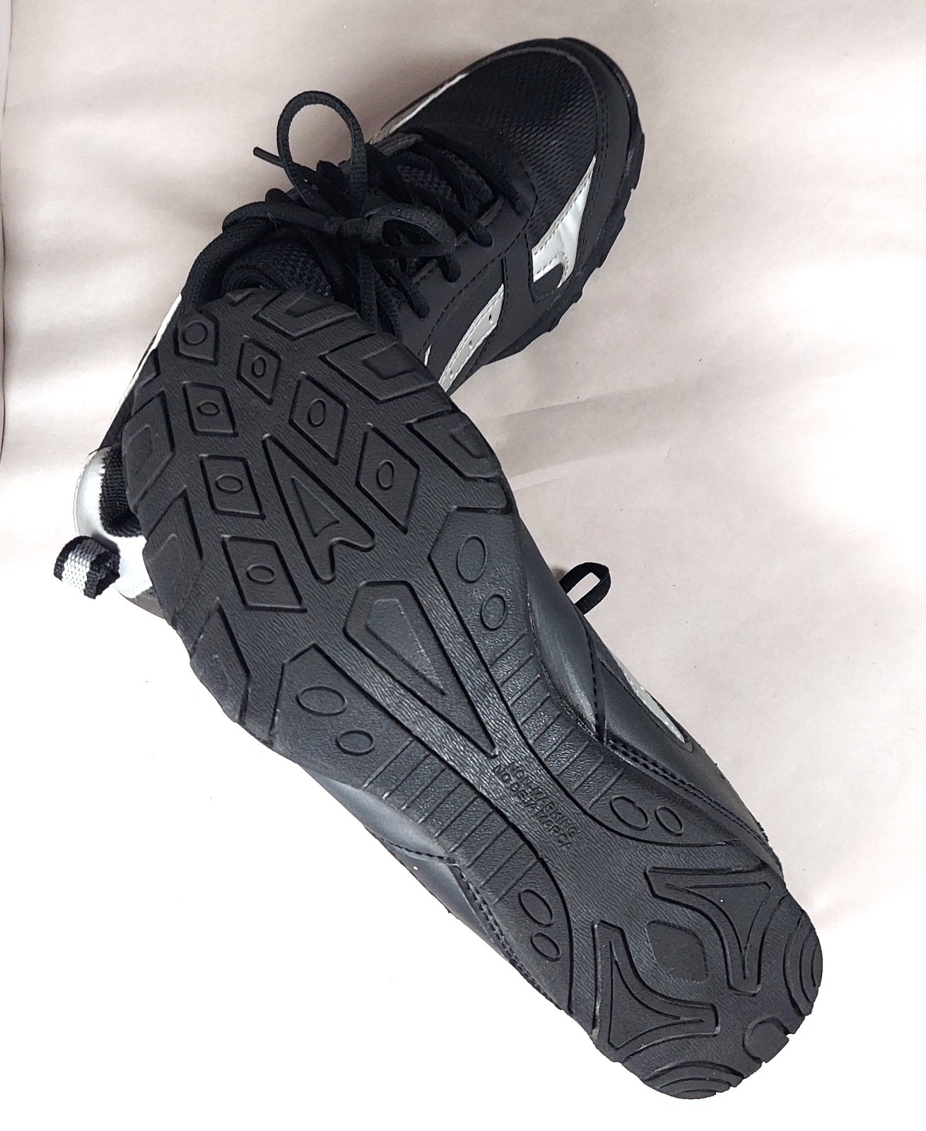 Black Silver Athletic Sneakers Non Marking Soles Women’s Size 8 NWOT