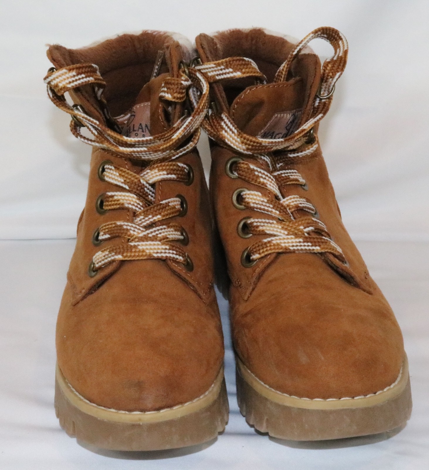Magellan Outdoors Women’s Medina III Boots Size 7D