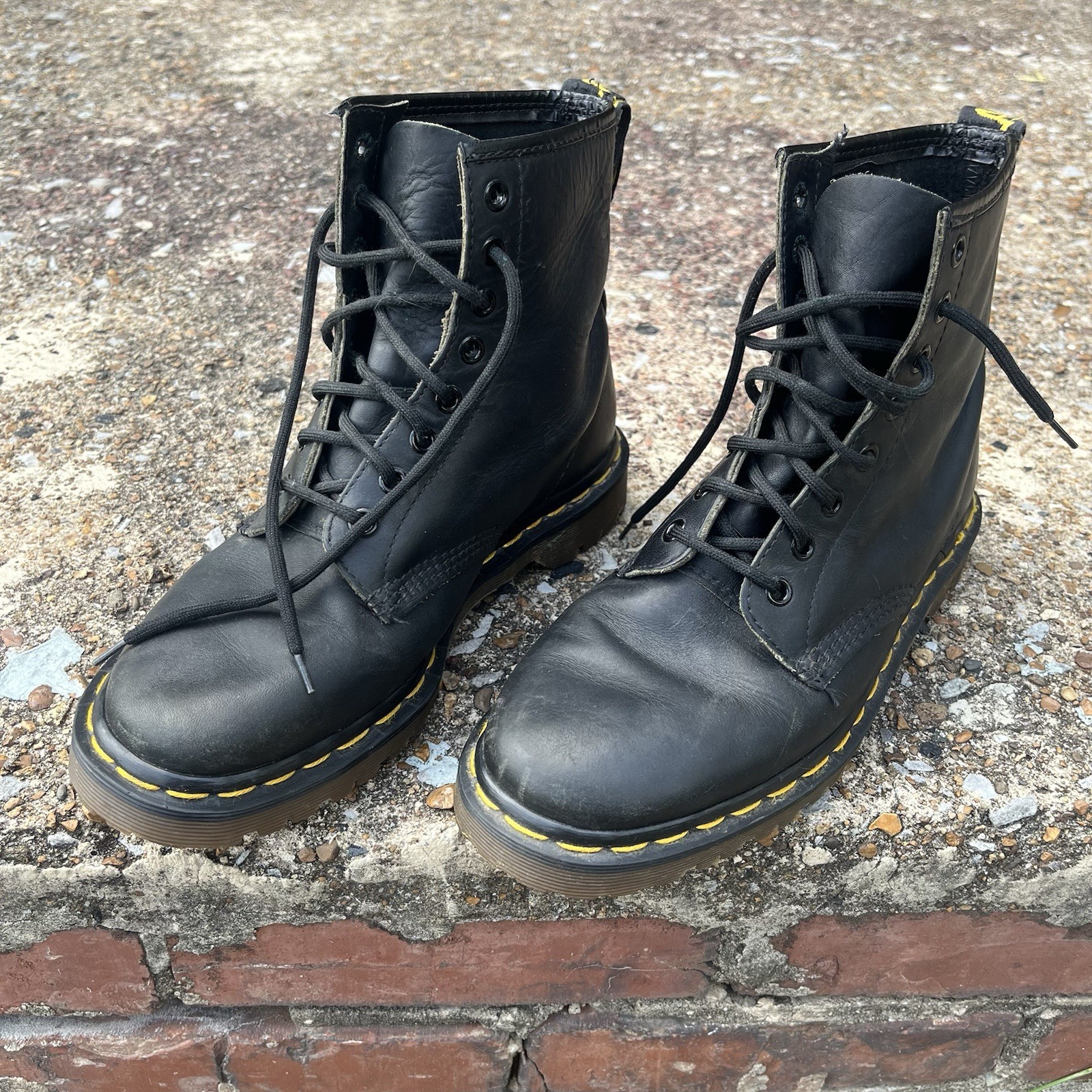 Vintage Dr. Martens 1460 Made England 80s Black Leather 8-Eye Boots UK 6 AirWair