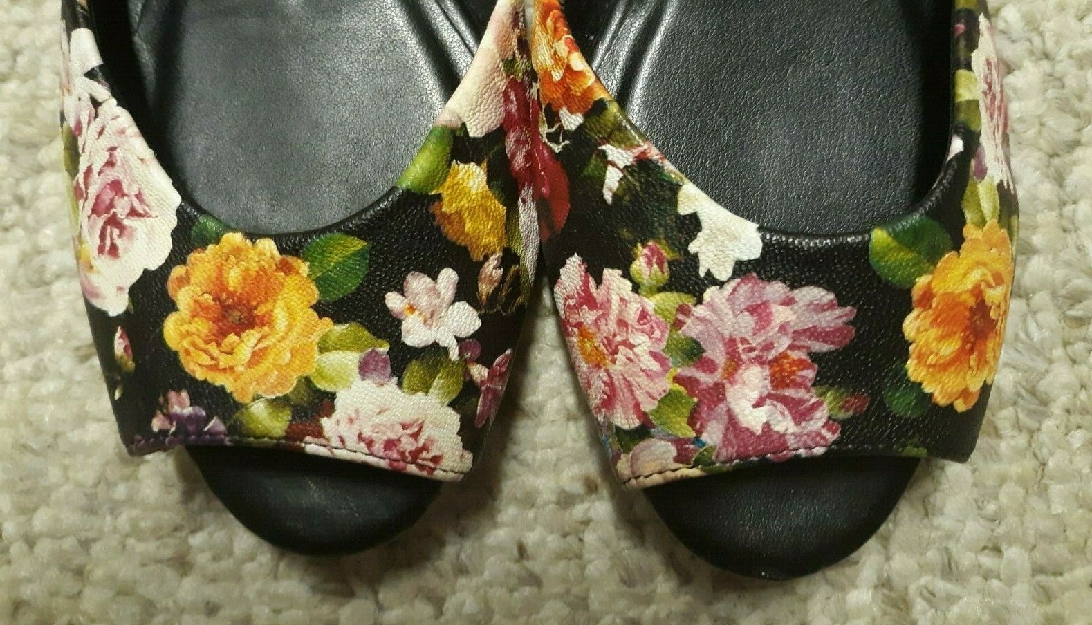 Cute SBICCA Black White Pink Yellow Green FLORAL Women’s Size 6 M Open Toe Flats