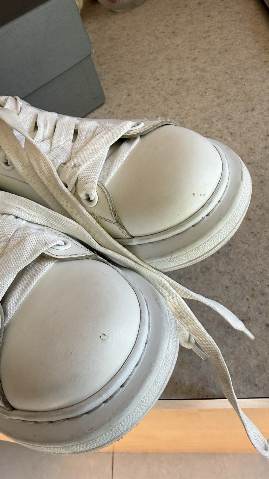 Alexander McQueen Larry White/Black Leather Lace-Up Sneakers Logo US 8