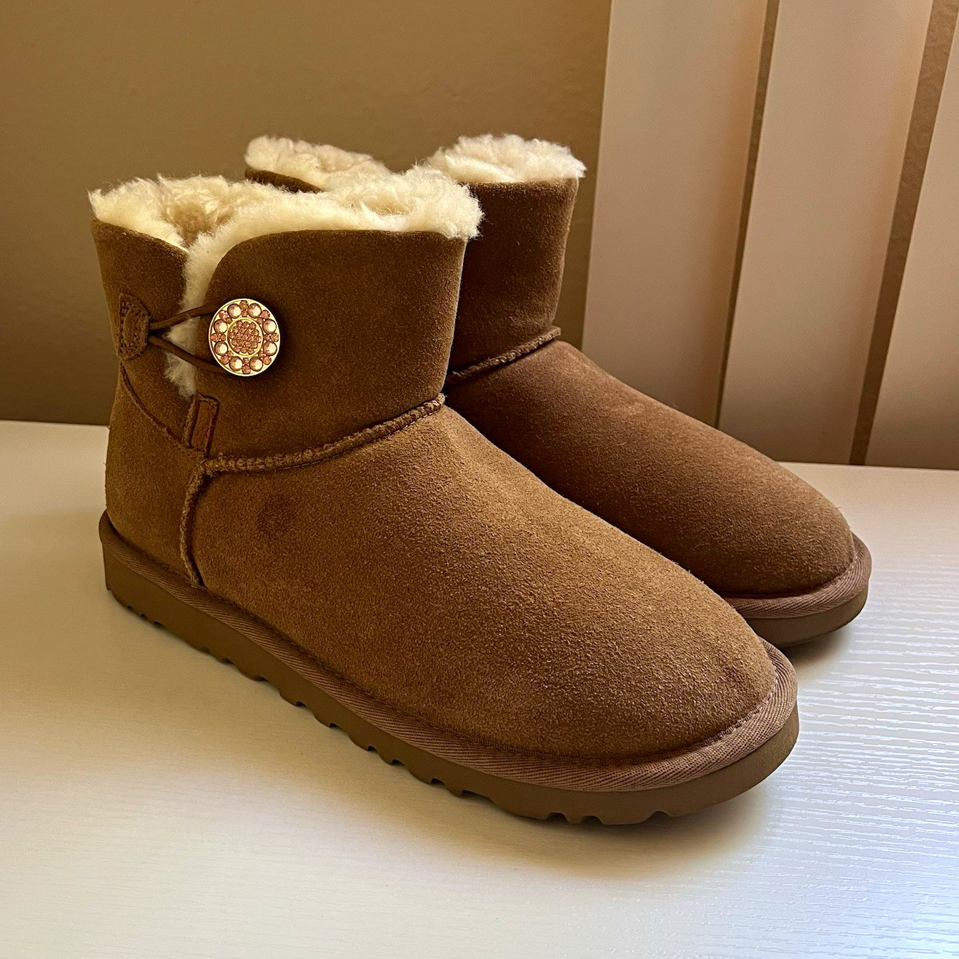 UGG Bailey Button Bling Women’s Brown Suede Sheepskin-Lined Ankle Boot US 8